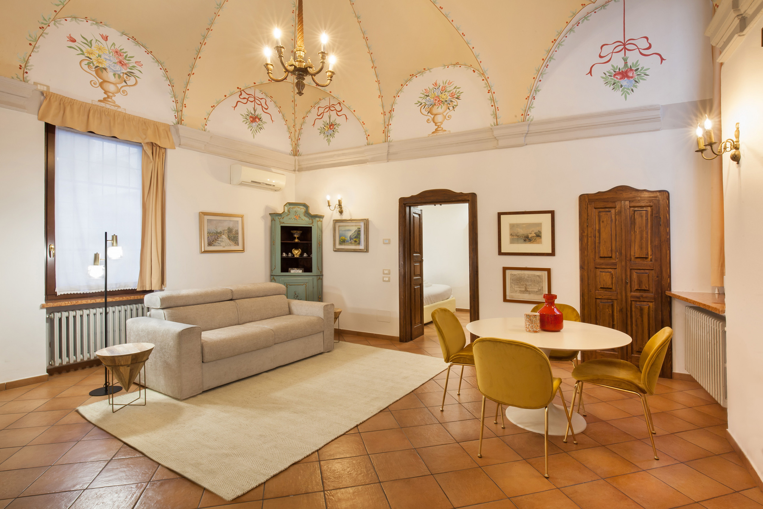 Palazzo Garbino San Zeno Verona: Luxury 1-Bedroom Apartment with Air-Con and Family-Friendly Amenities in Verona