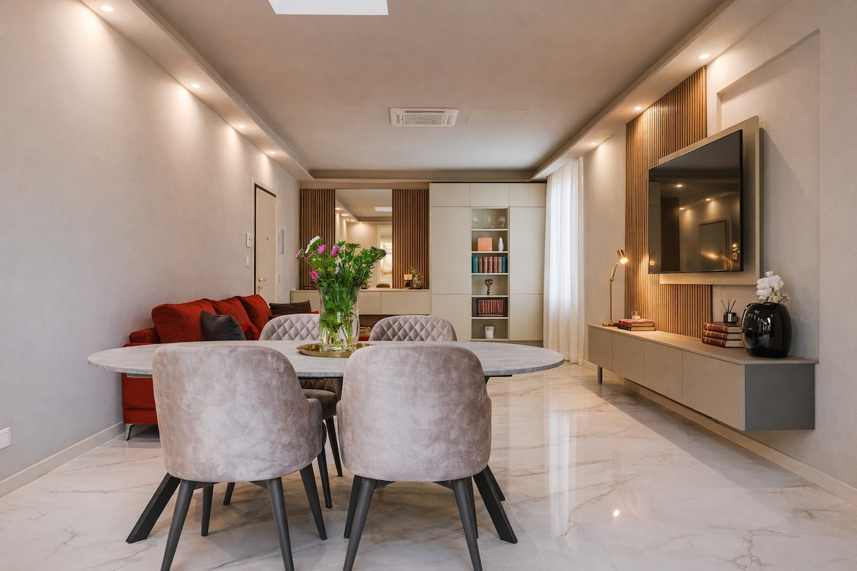 Palazzo Garbino Saragozza Bologna: Luxury 3-Bedroom Apartment with Air-Con and Family-Friendly Comfort, Bologna