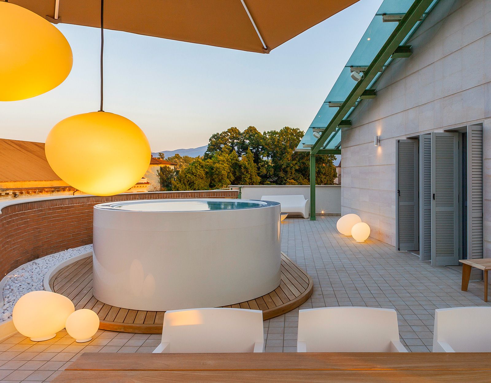 Palazzo Glicine Fillungo Lucca: 2-Bedroom Penthouse with Panoramic Terrace | Luxury Apartmen