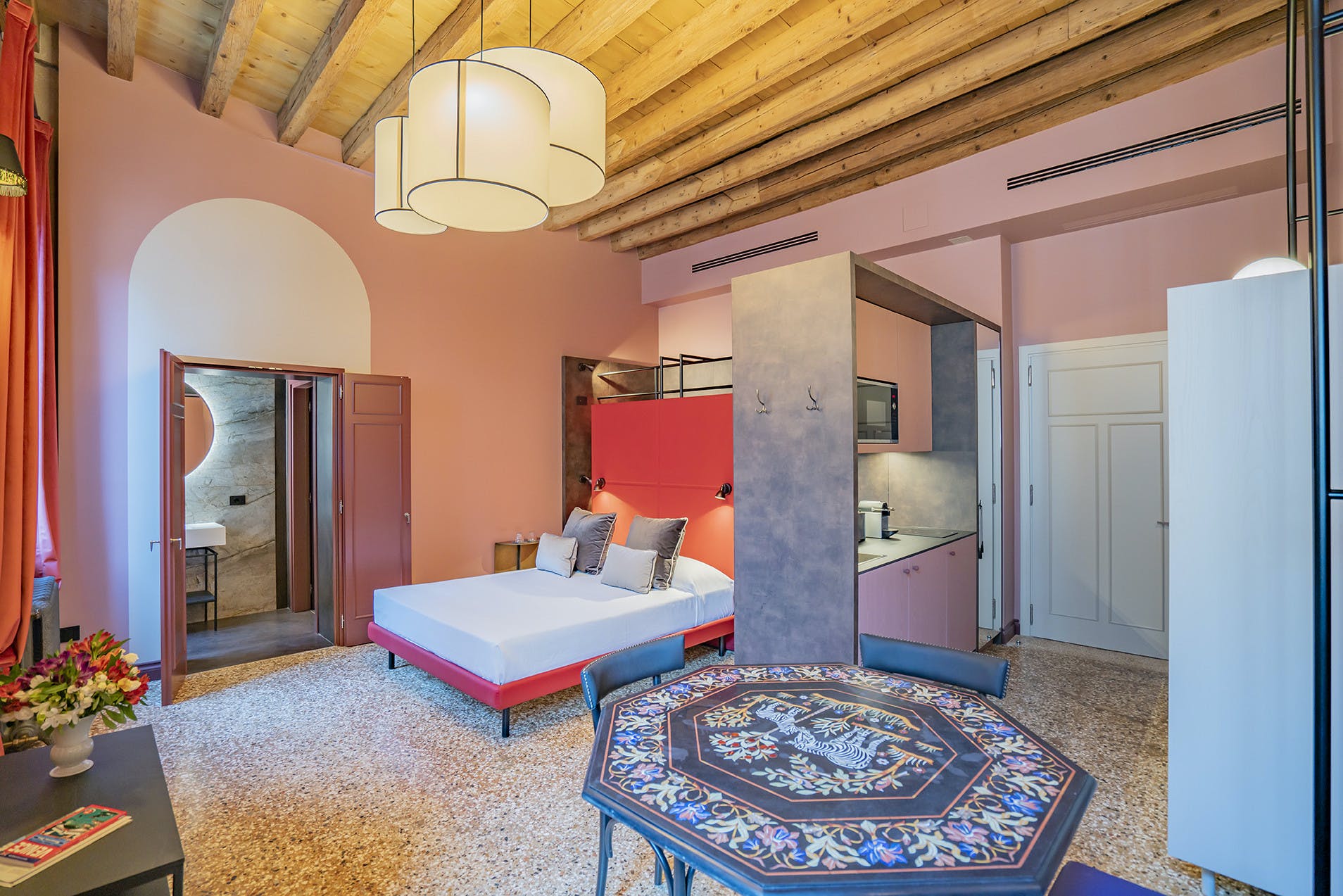 Palazzo Levante San Barnaba Venezia: Elegant Penthouse Rental with Sea View in San Marco Venice