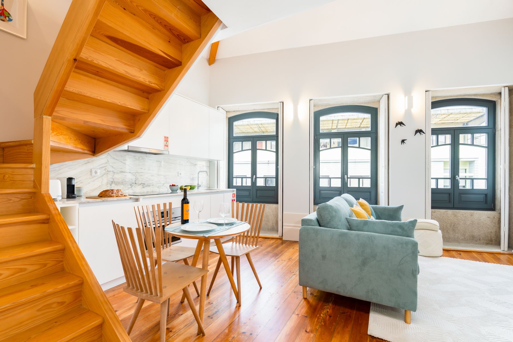 Quinta Dourada Ribeira Porto: 1-Bedroom Stylish Retreat on Iconic Santa Catarina Street, P