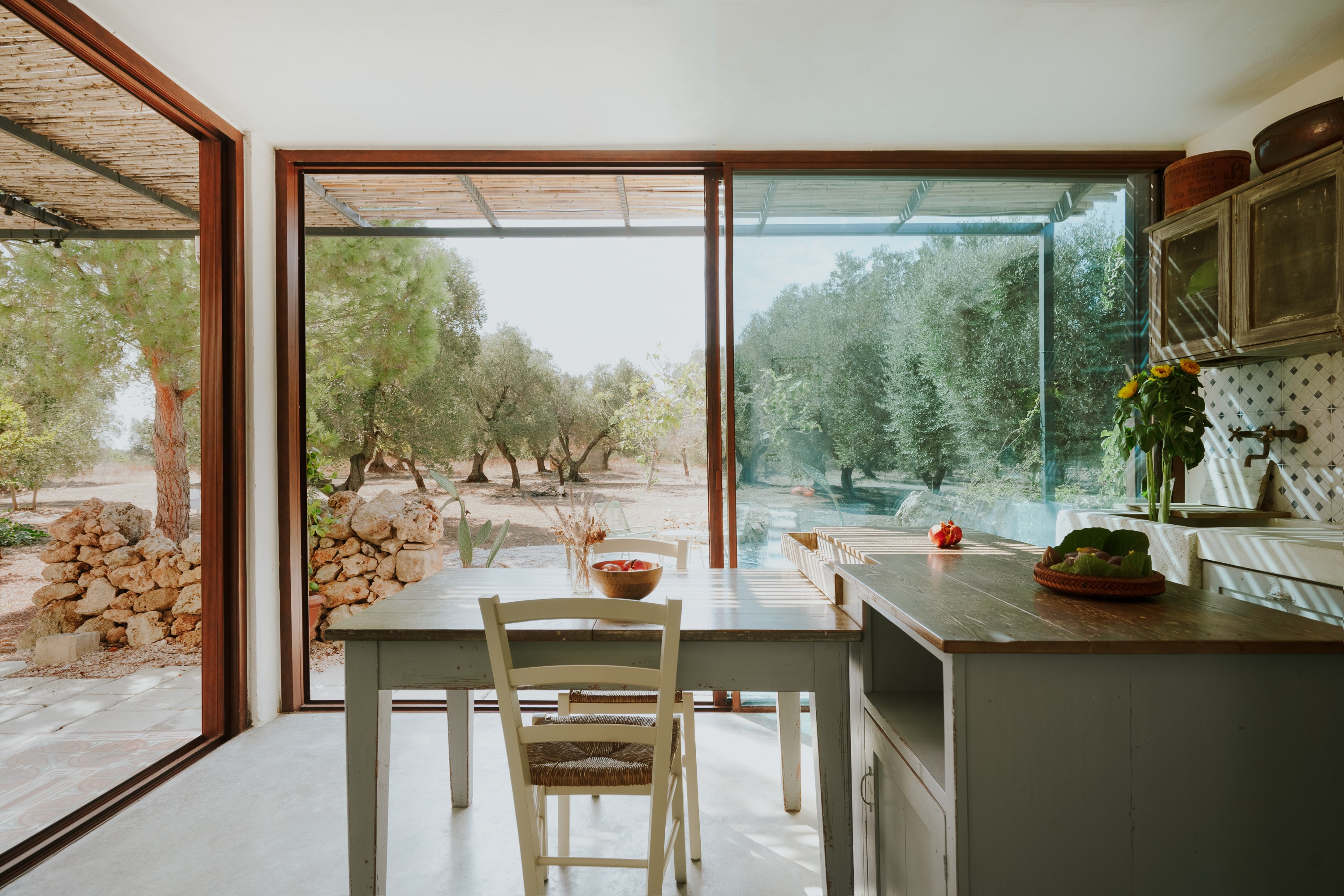 Trullo Ambrato Lido Campomarino Taranto: Luxury 1-Bedroom Villa with Private Pool and Sea Views, Taranto, Apulia