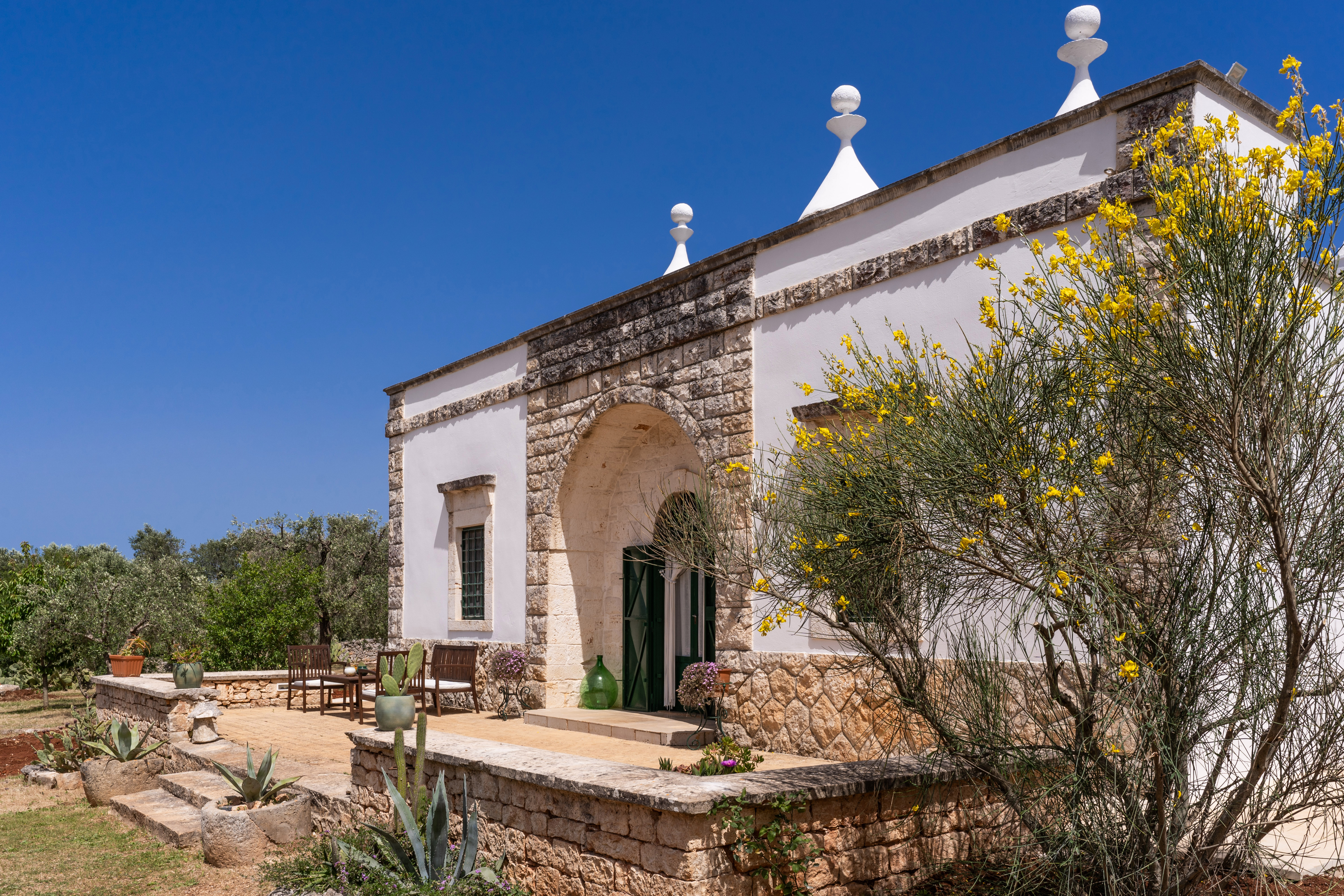 Trullo Garbino Pilone Ostuni: Luxury 2-Bedroom Villa with Pool and Fireplace, Ostuni Apulia