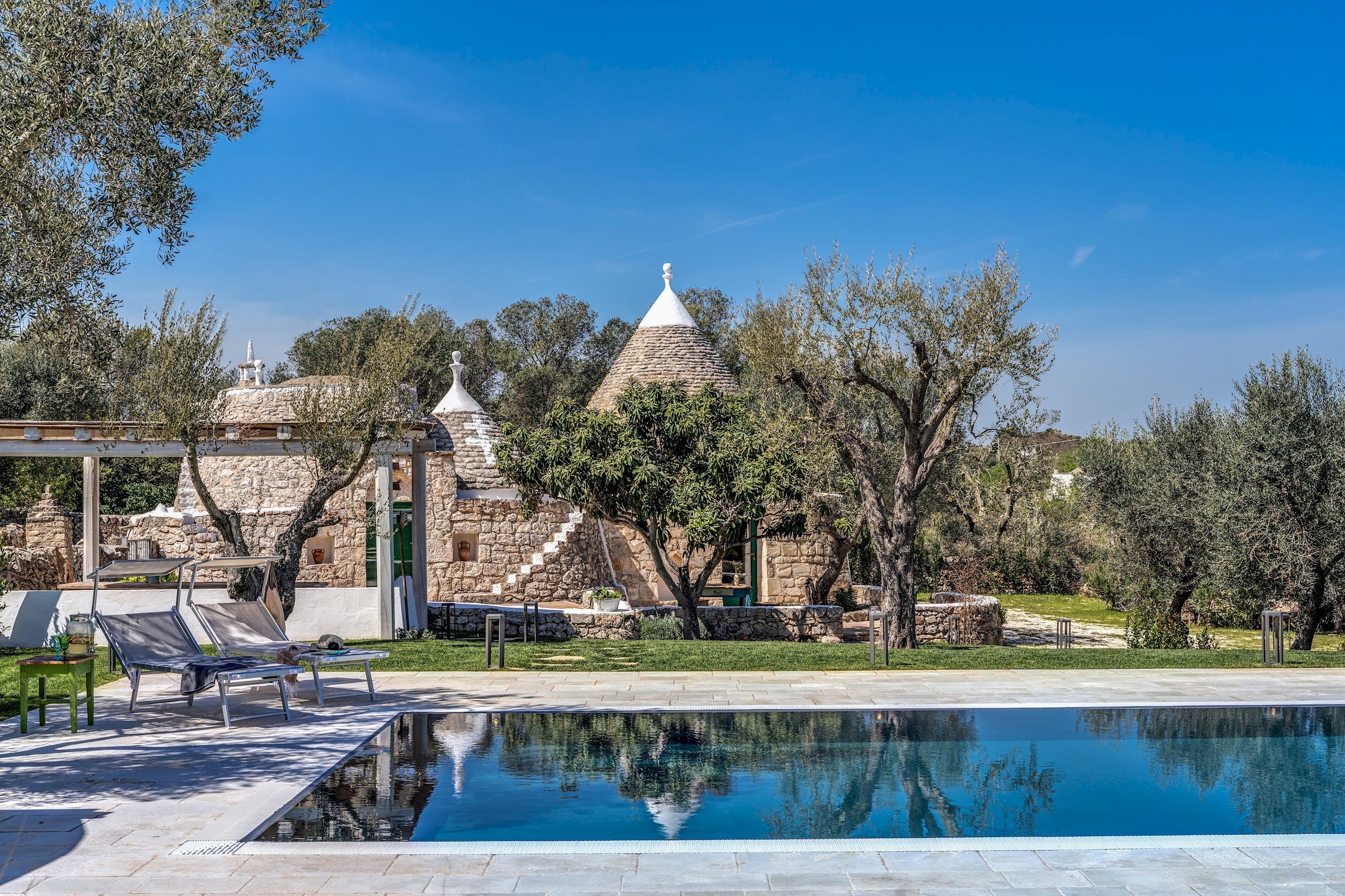 Trullo Levante Pilone Ostuni: Luxury 1-Bedroom Apartment with Private Pool and Sea Views in Ostuni