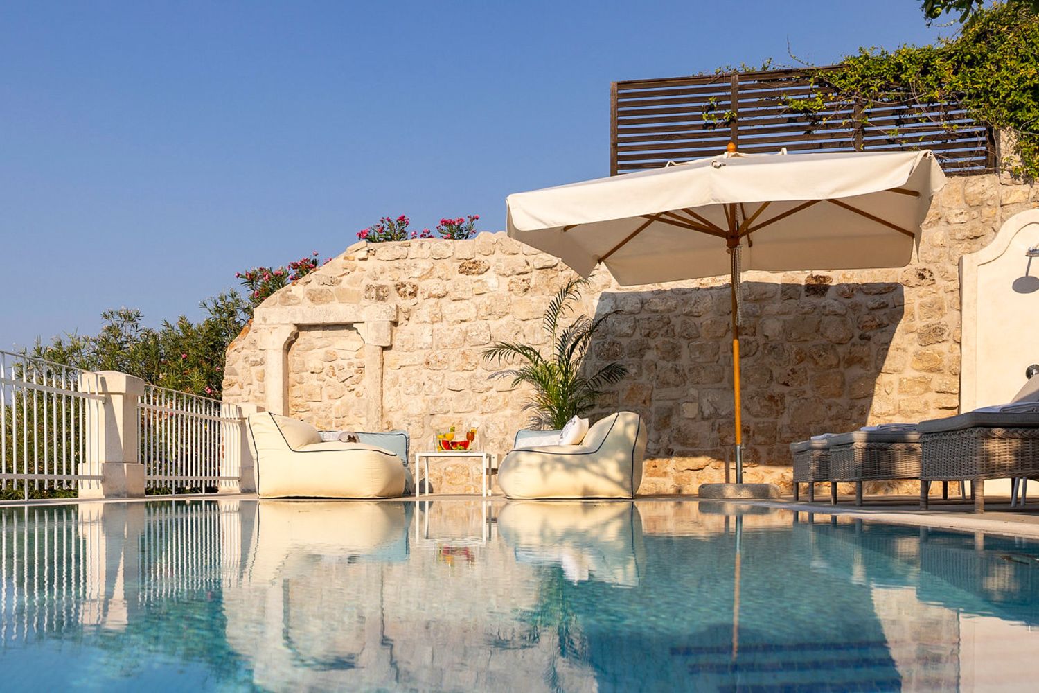 Vila Biser Ploče Dubrovnik: 5-Bedroom Waterfront Heritage Villa with Heated Pool & Adria