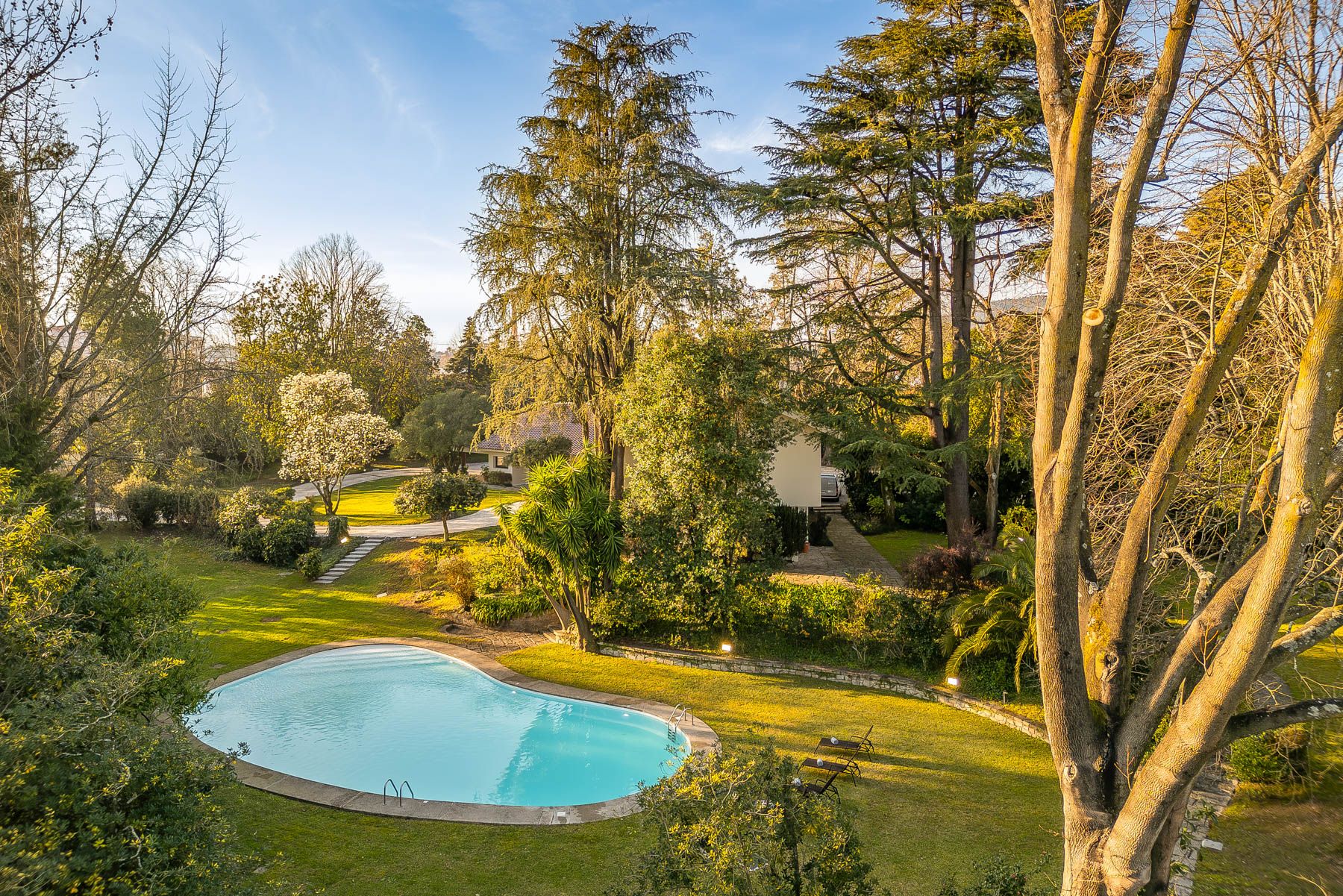 Villa Açafrão Sintra Portugal: 5-Bedroom Award-Winning Countryside Retreat with Pool and Sp