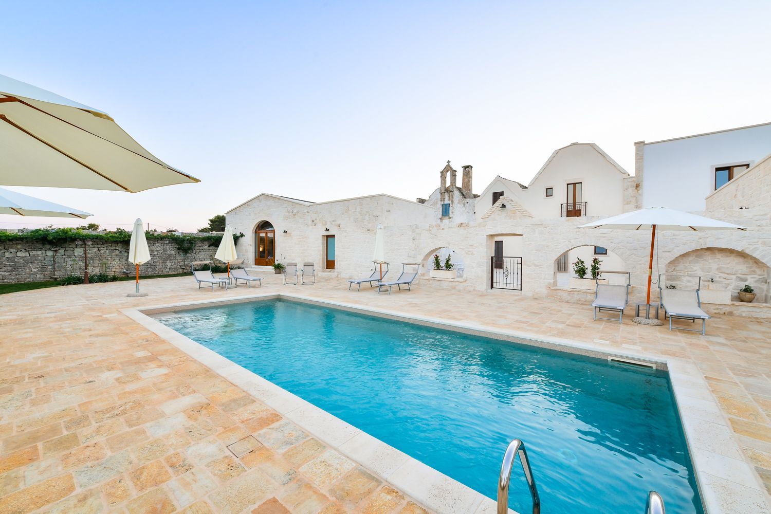Villa Alabastro Locorotondo Martina: 5-Bedroom Villa with Private Spa & Countryside Views in Mart