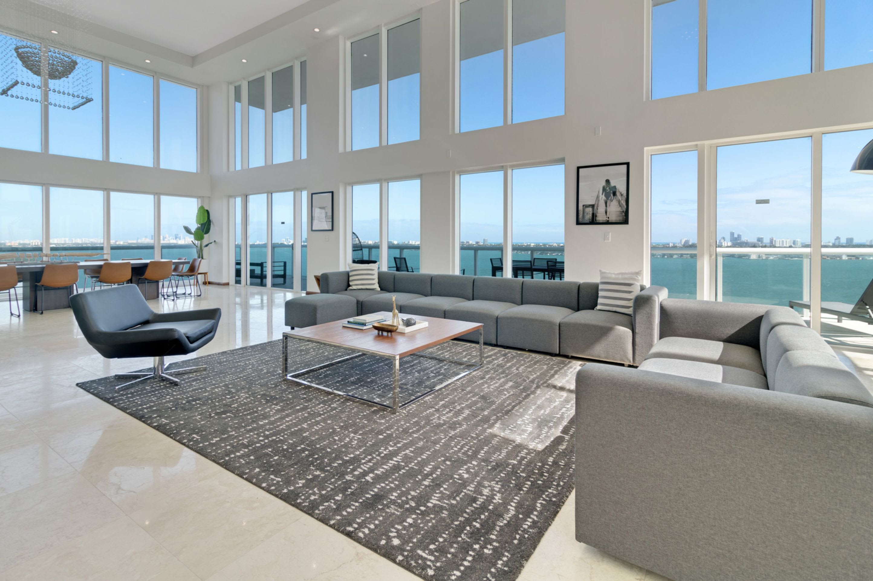 Villa Alisio Bay Harbor Surfside: Spacious 6-Bedroom Penthouse with Pool and Sea Views, Surfside