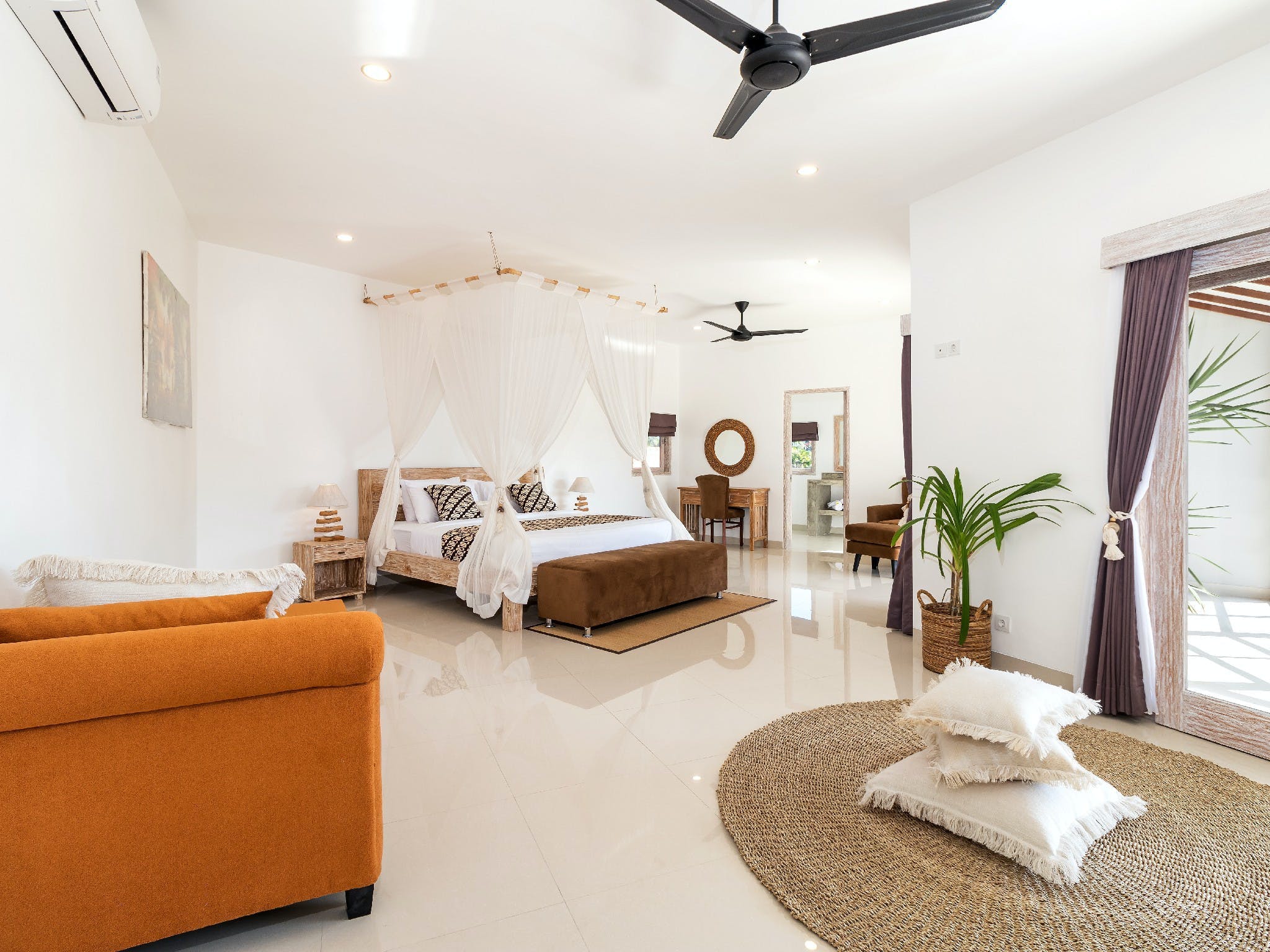 Villa Alisio Beras Tumbak: Luxury 4-Bedroom Apartment with Private Pool and Sea Views, Bali