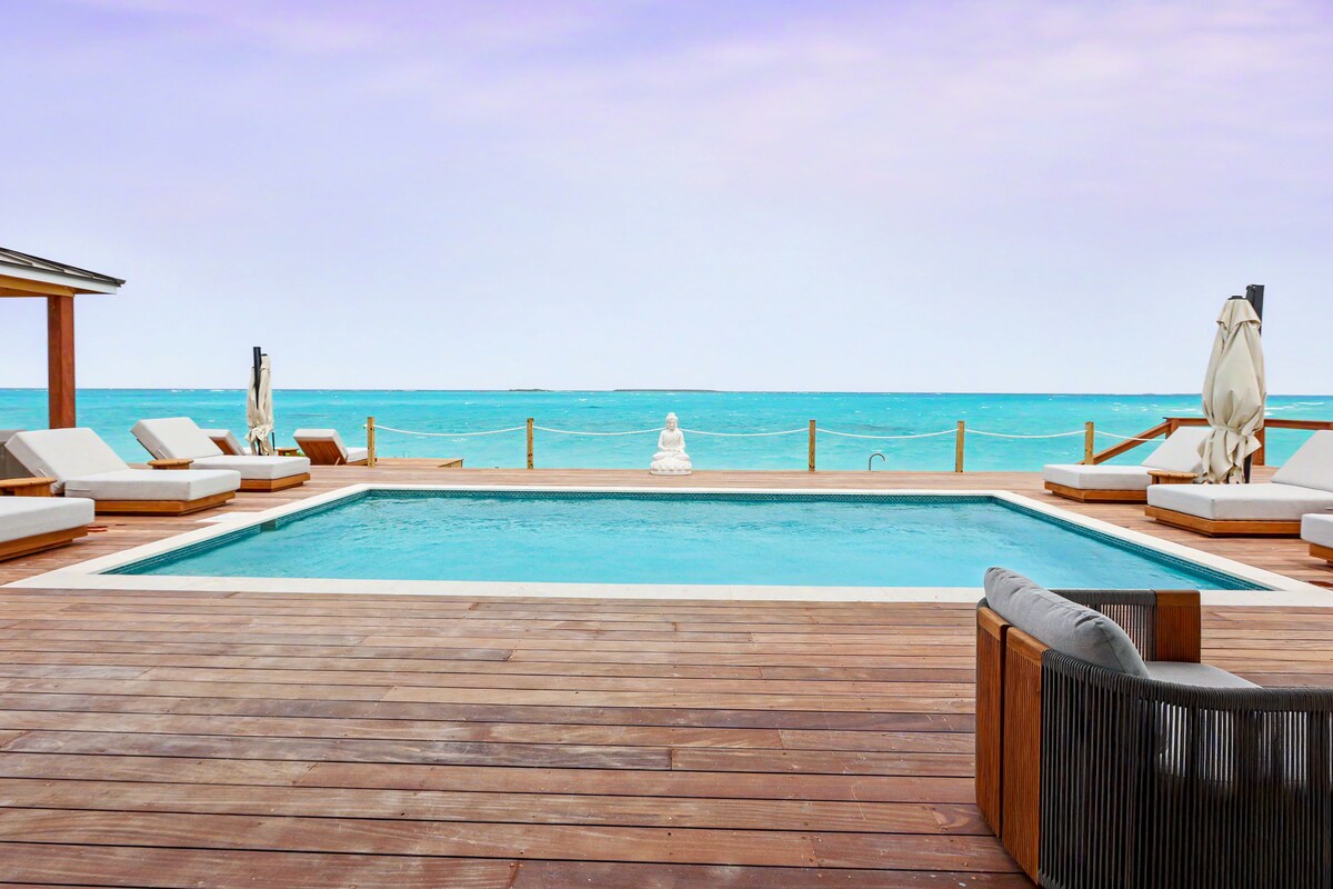 Villa Alisio Blanchette Coral: Luxury 6-Bedroom Villa with Beachfront and Saltwater Pool, Bahamas