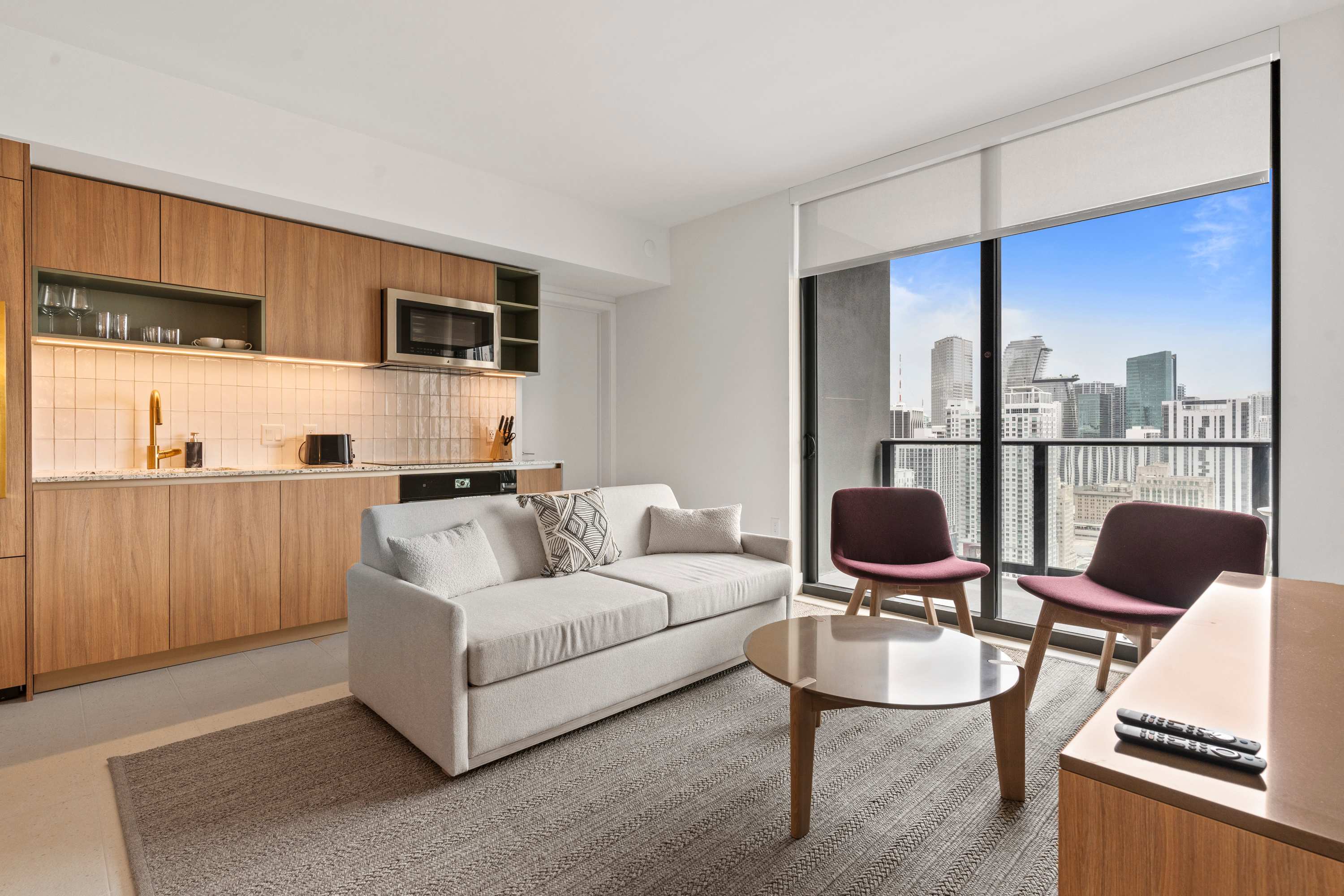 Villa Alisio Brickell Bay Miami: Luxury 2-Bedroom Apartment with Rooftop Pool and City Views, Downtown Miami
