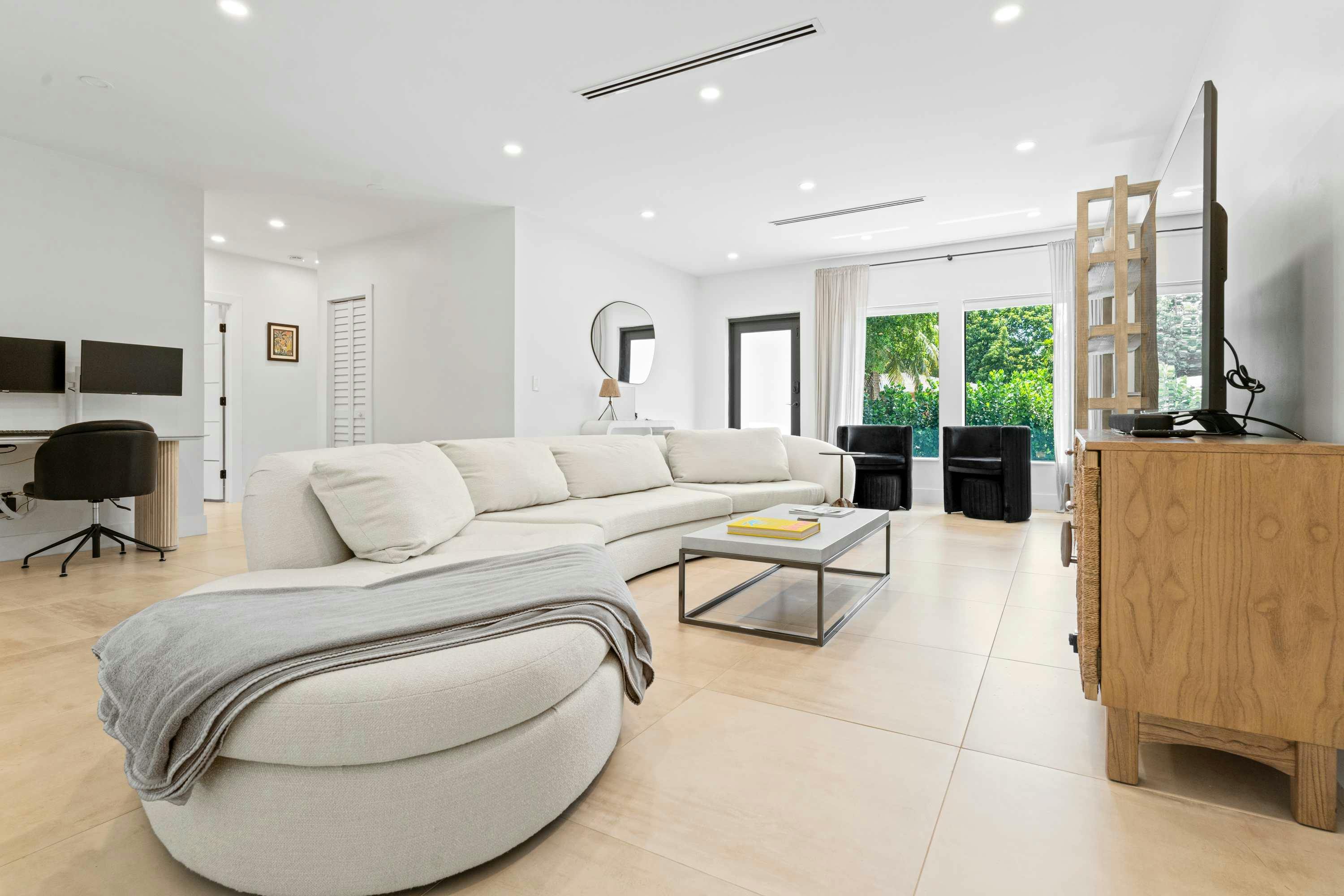 Villa Alisio Brickell Miami 1288024: Luxury 2-Bedroom Villa with Hot Tub and Gym, Downtown Miami