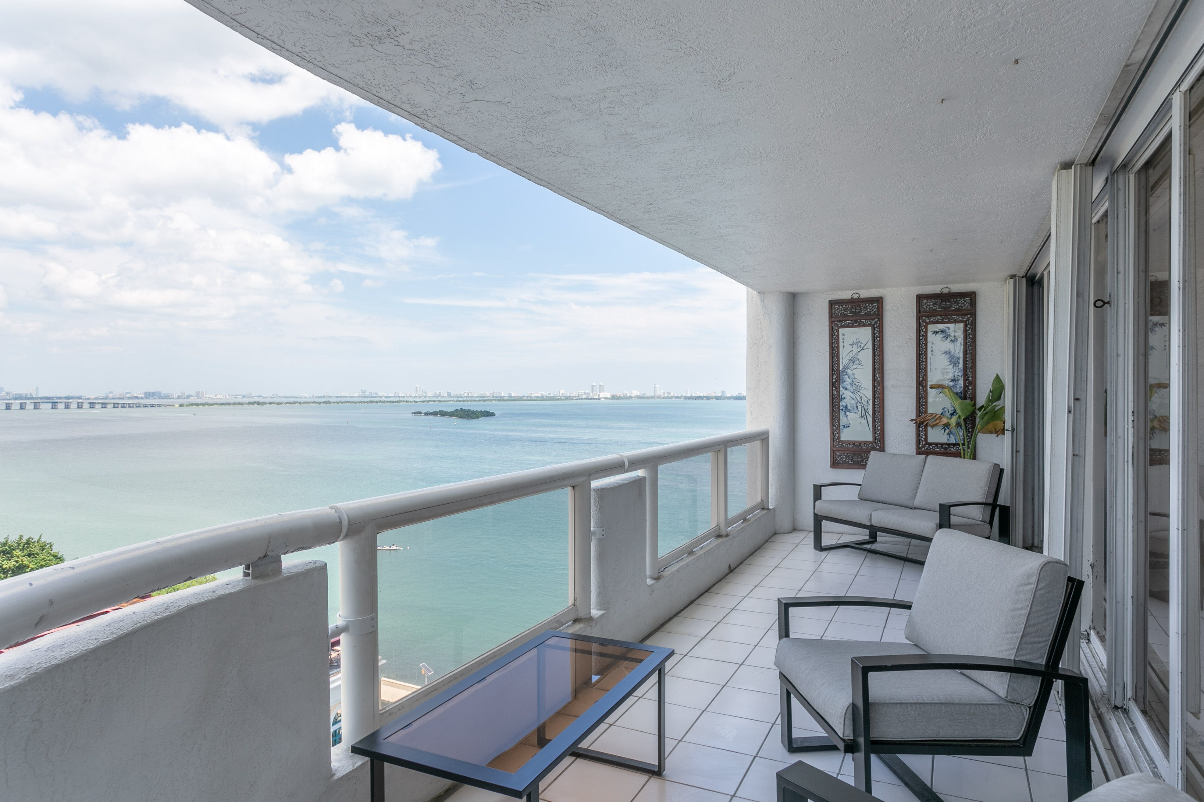 Villa Alisio Brickell Miami 51053: Luxury 1-Bedroom Apartment with Hot Tub and Sea Views, Downtown Miami
