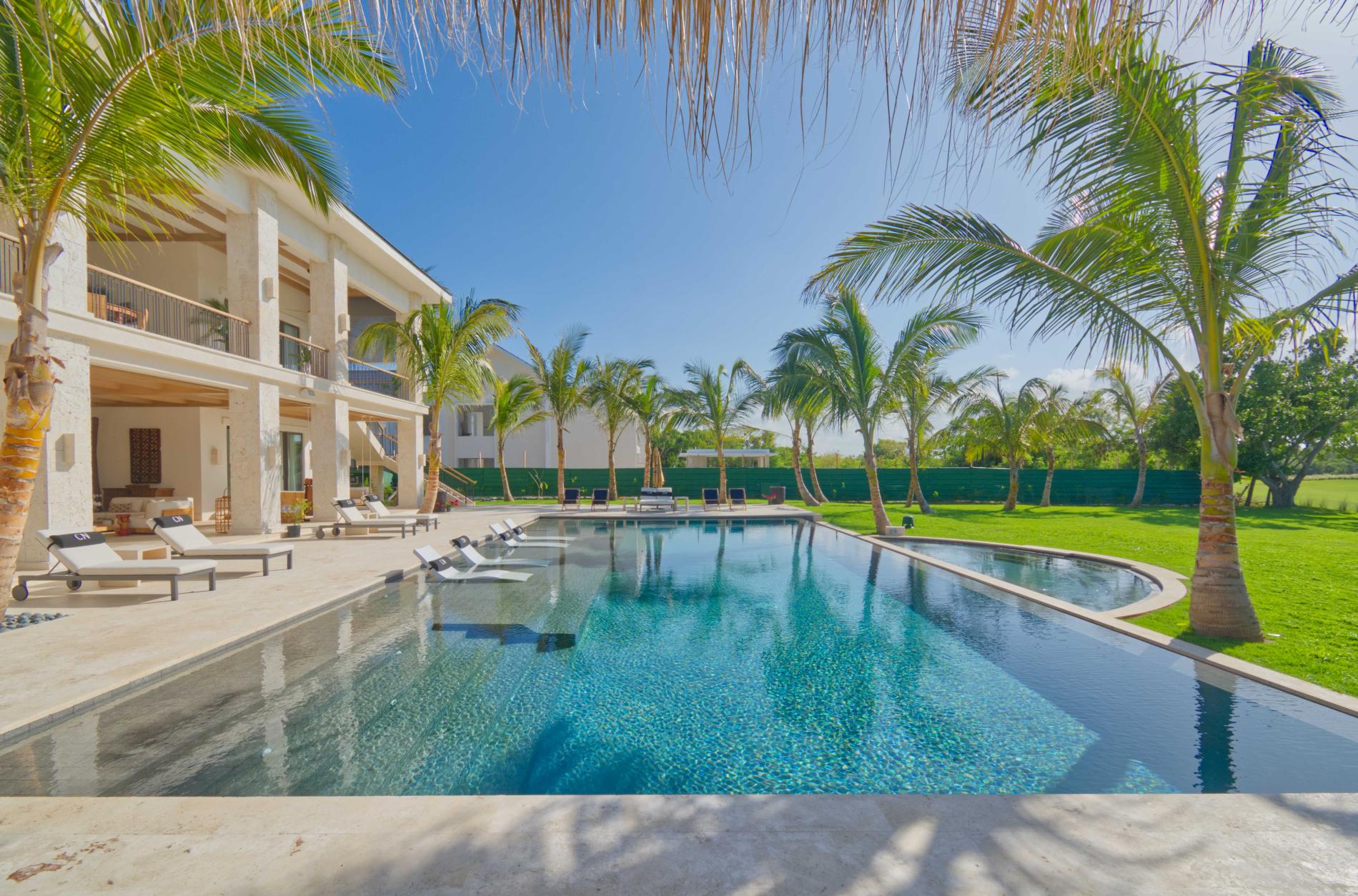 Villa Alisio Dorada Juan Dolio: Luxury 6-Bedroom Villa with Private Pool and Tennis Court, Juan Dolio Dominican Republic
