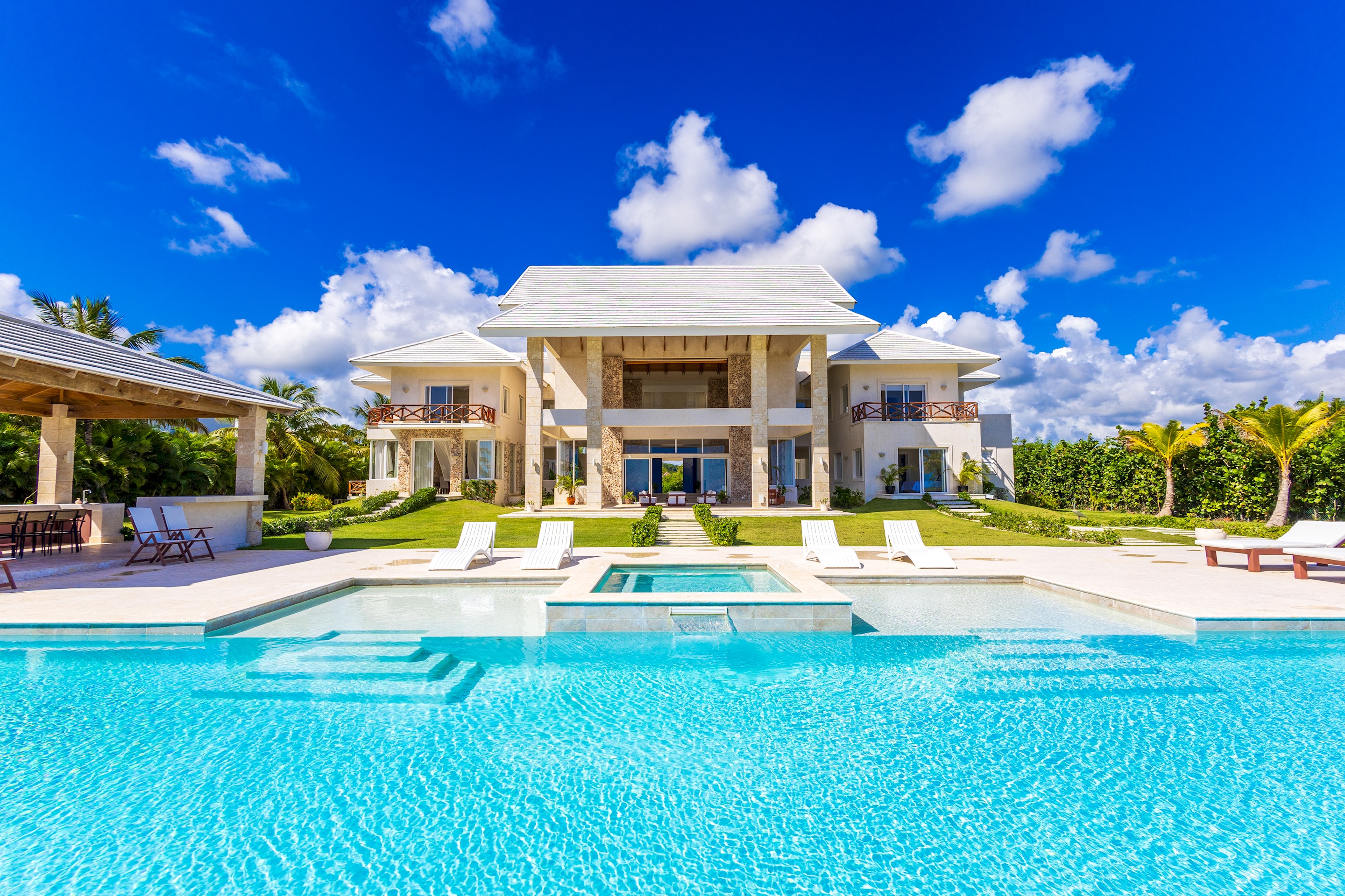 Villa Alisio Dorado Punta Cana: Luxury 6-Bedroom Villa with Infinity Pool and Beachfront, Punta Cana