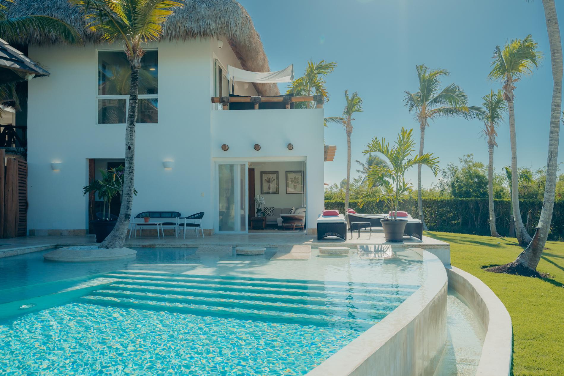 Villa Alisio Farallón Cap Cana: Luxury 4-Bedroom Villa with Pool and Ocean Views, Cap Cana Dominican Republic