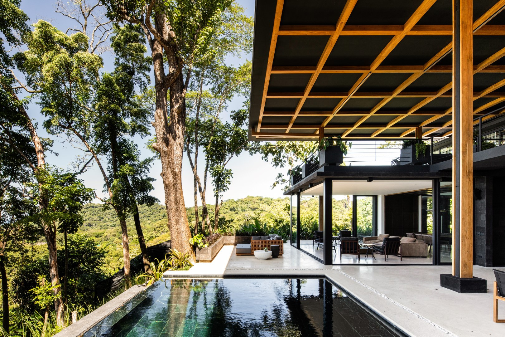 Villa Alisio Garita Santa Teresa: Luxury 10-Bedroom Villa with Saltwater Pools and Sea Views, Costa Rica