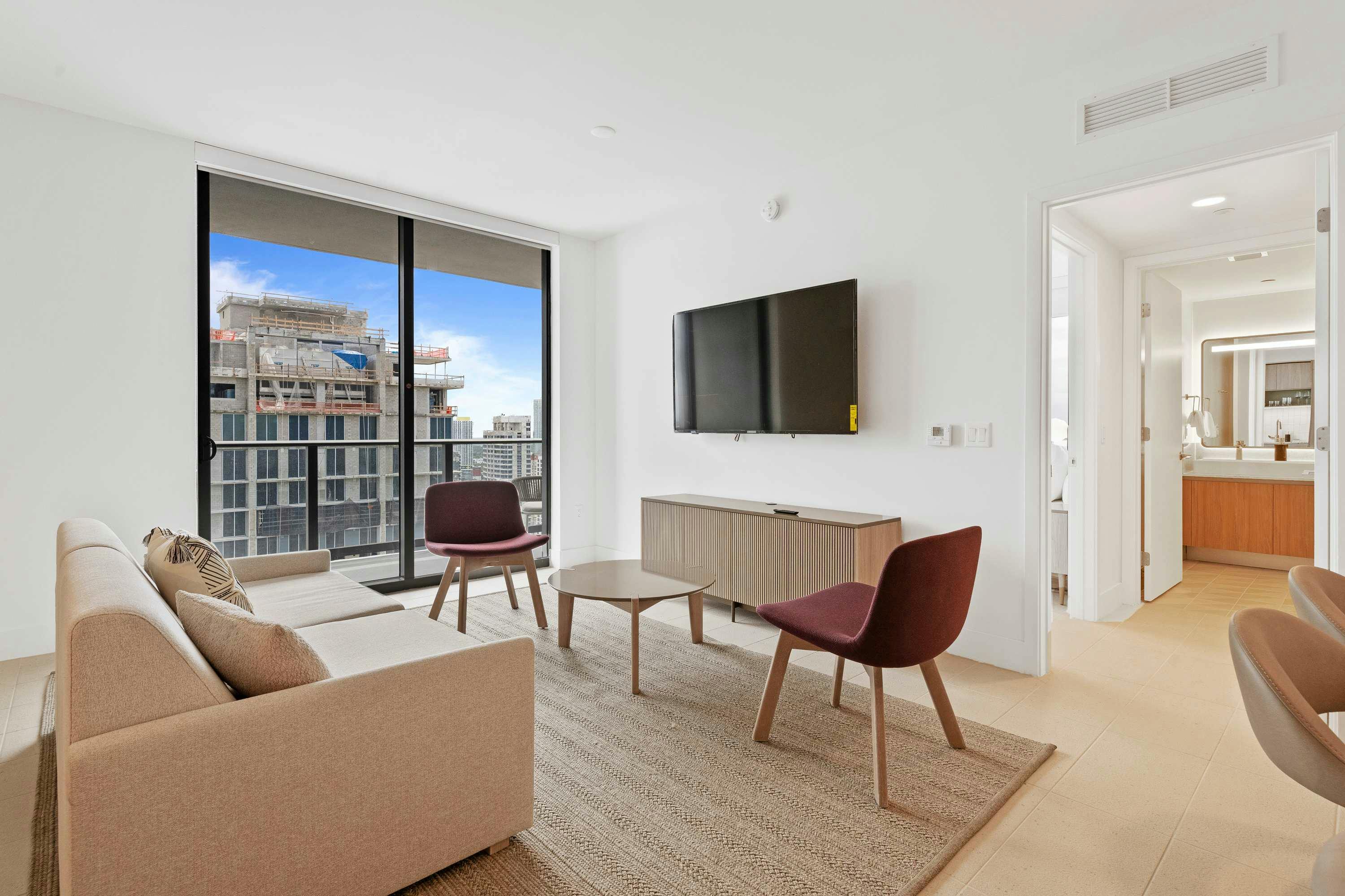 Villa Alisio Margulies Miami: Luxury 2-Bedroom Apartment with Rooftop Pool and Sea Views Downtown Miami