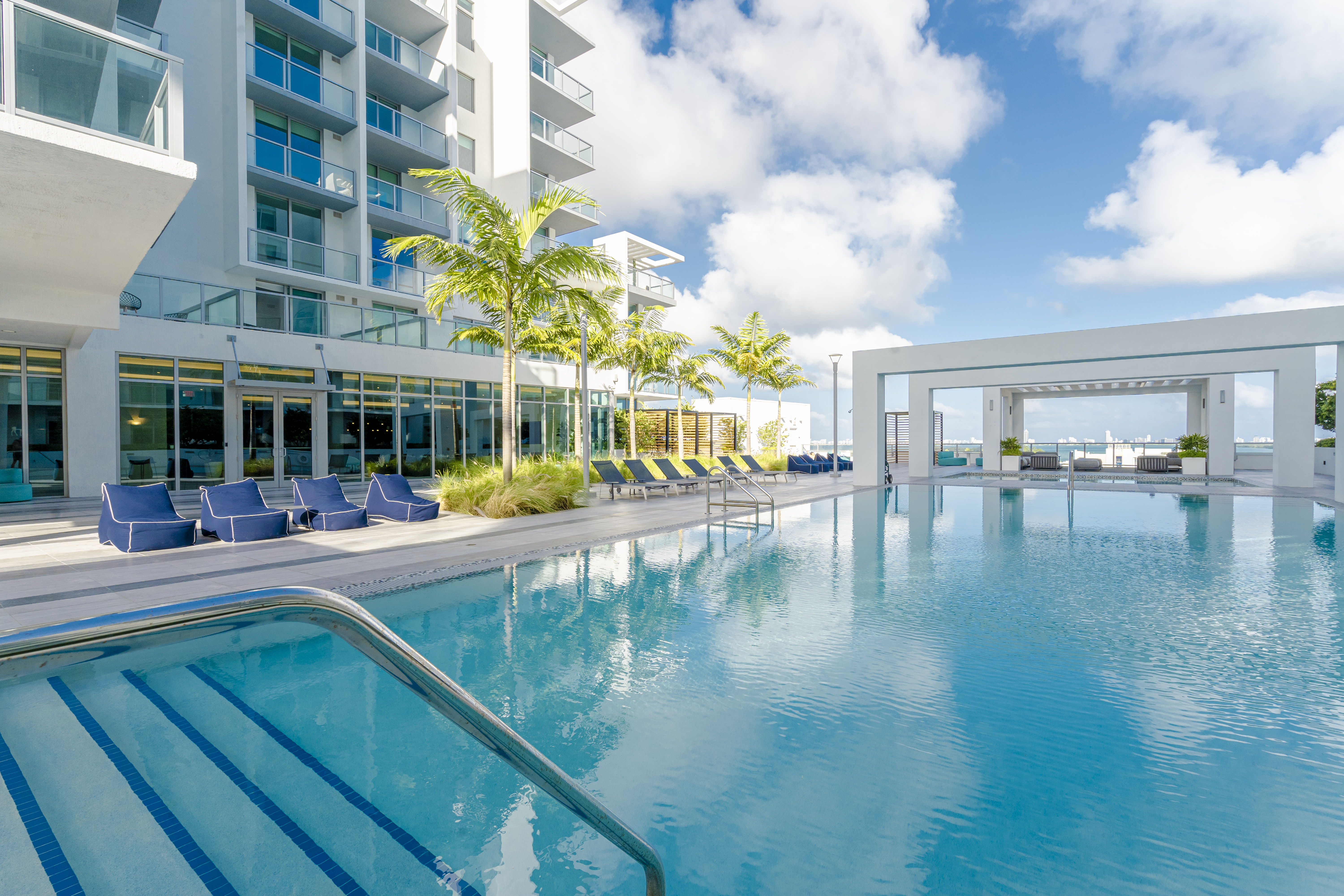 Villa Alisio Morningside Miami: Luxury 2-Bedroom Apartment with Pool and Sea Views, Downtown Miami