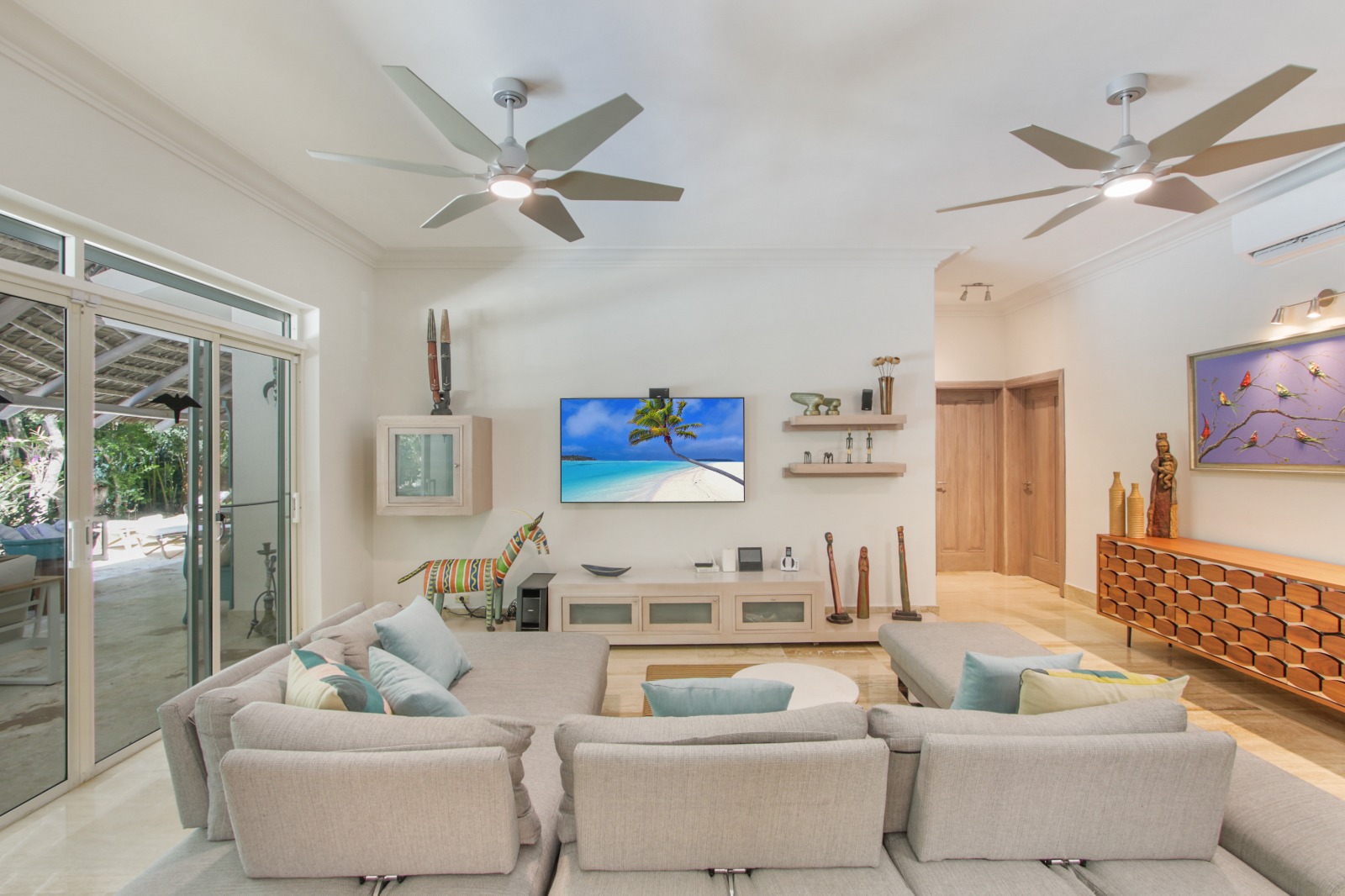 Villa Alisio Punta Blanca Bávaro: Luxury 5-Bedroom Villa with Private Pool and Seaviews, Bávaro Dominican Republic