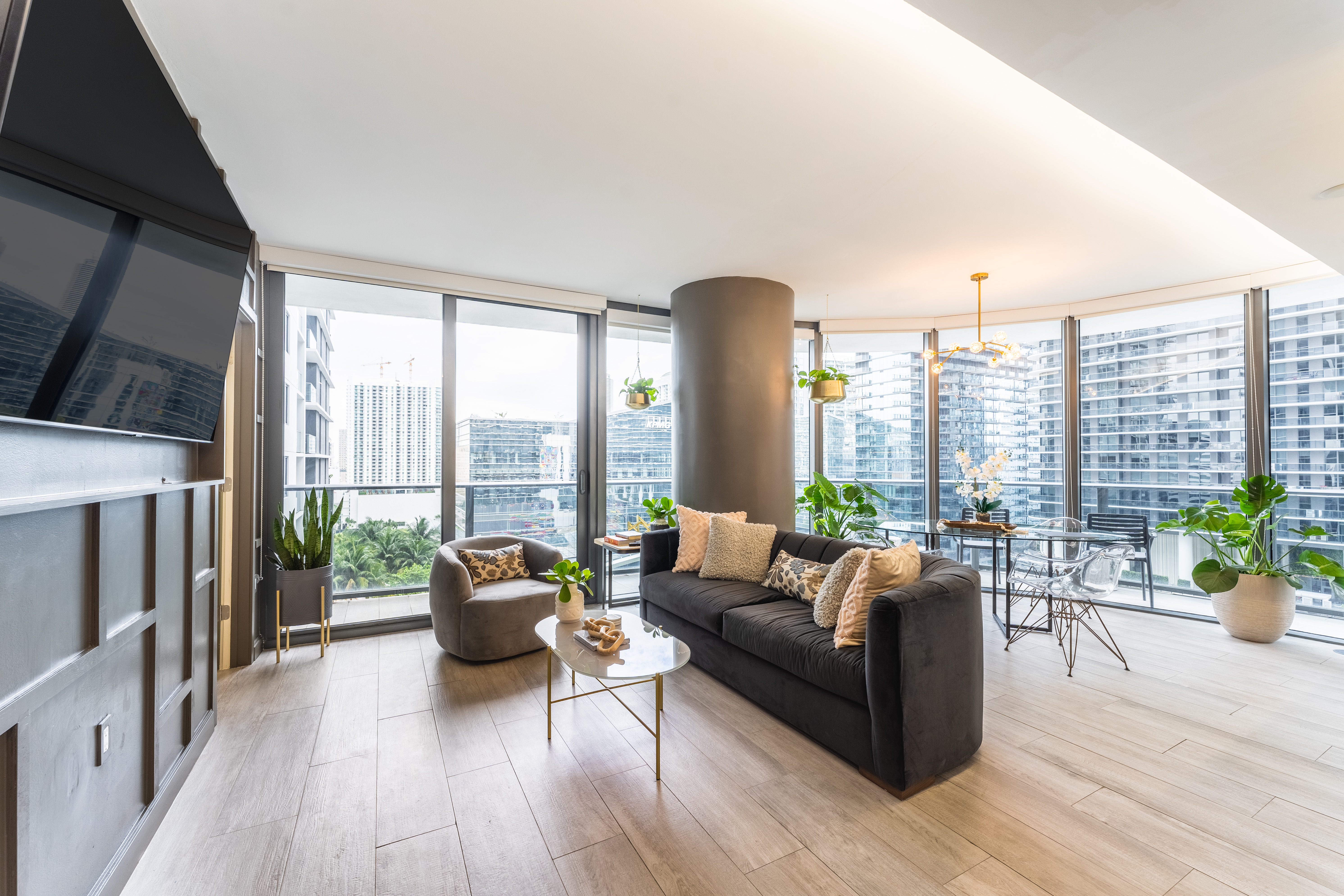 Villa Alisio Virginia Key Miami: Luxury 3-Bedroom Apartment with Pool and Beachfront, Miami