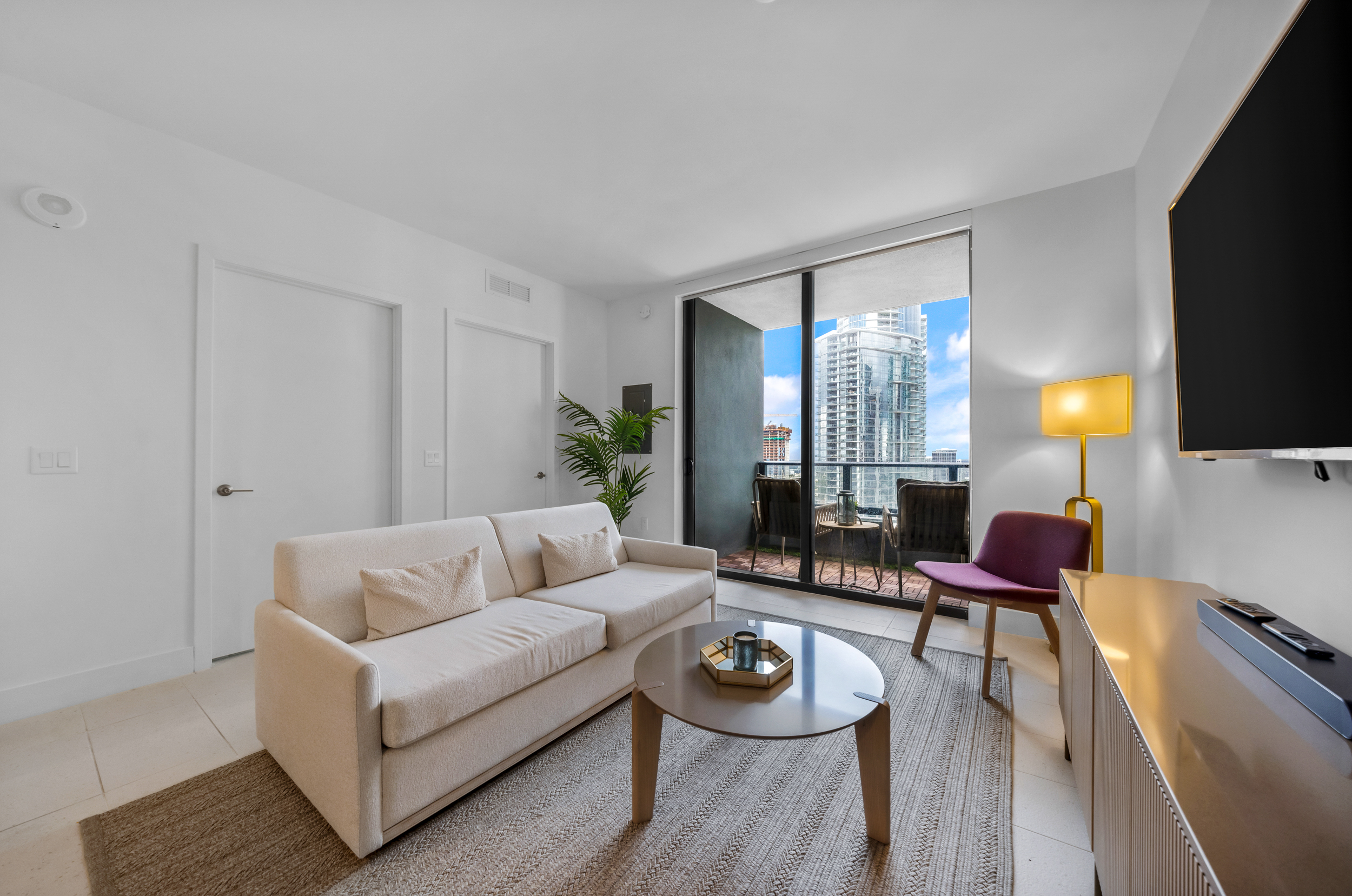 Villa Alisio Vizcaya Miami: Luxury 1-Bedroom Apartment with Hot Tub and Sea Views, Downtown Miami