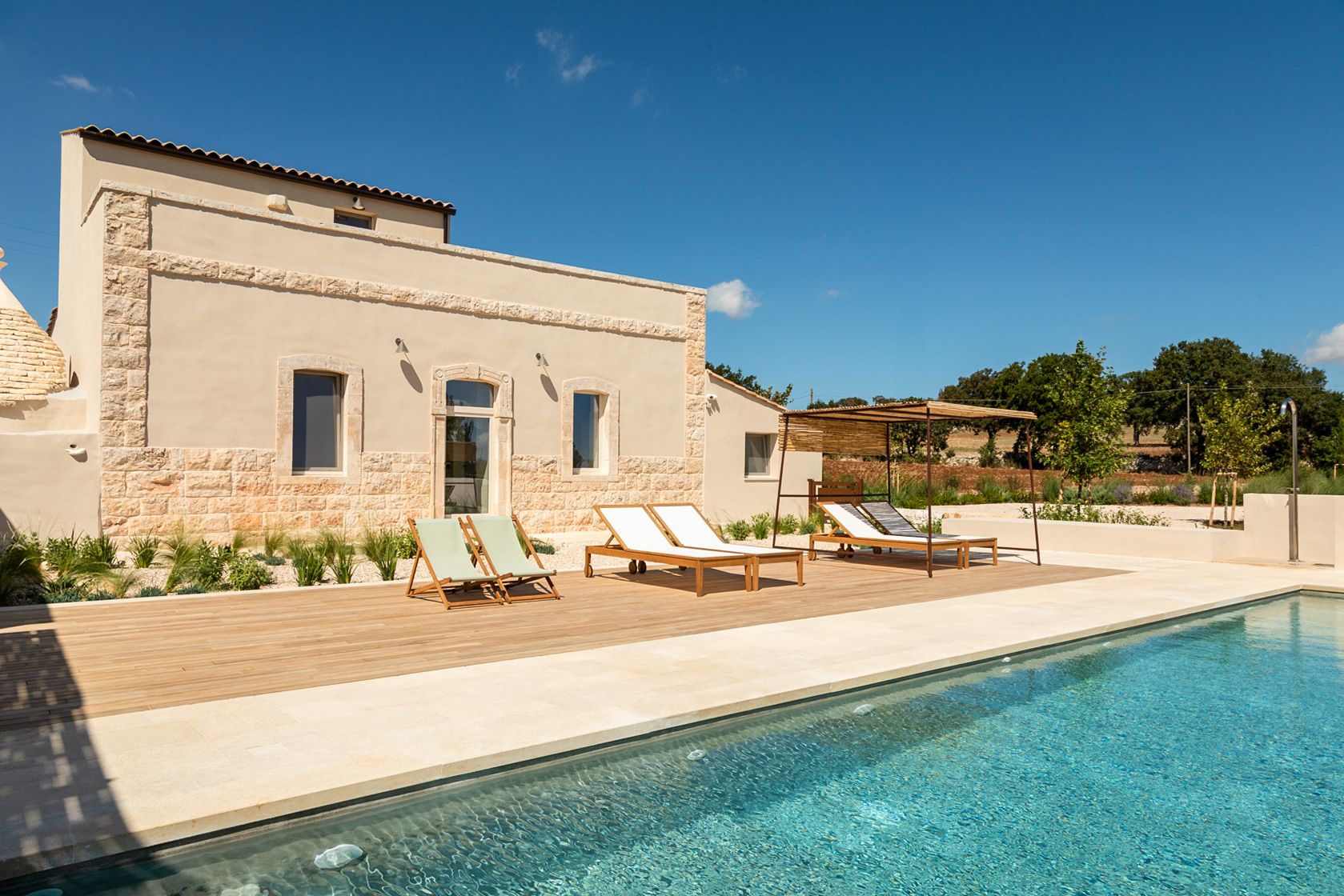 Villa Alloro Carbonara Bari: 3-Bedroom Countryside Villa with Spa & Olive Grove Views in