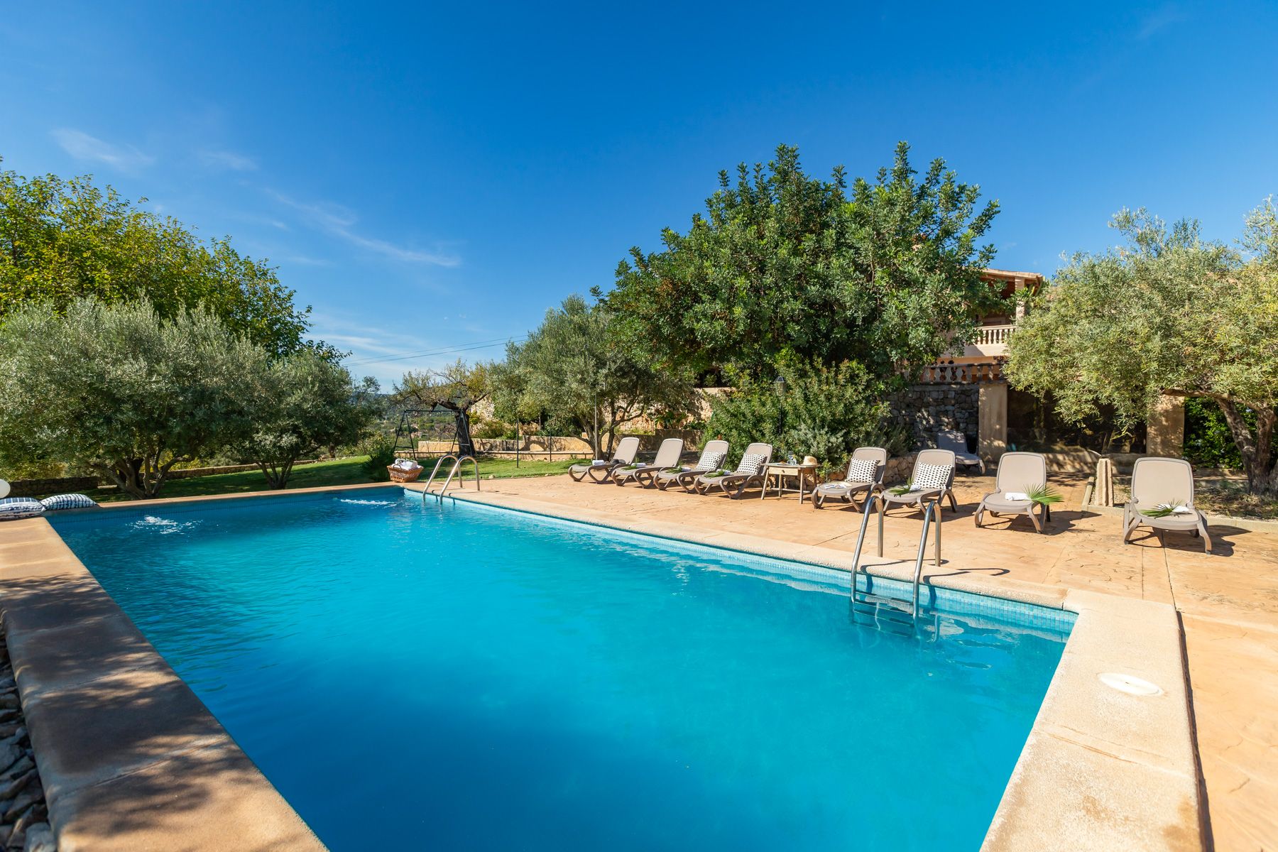 Villa Almendra Monastir Inca: 7 Bedroom Mountain View Countryside Retreat with Spa in Inca