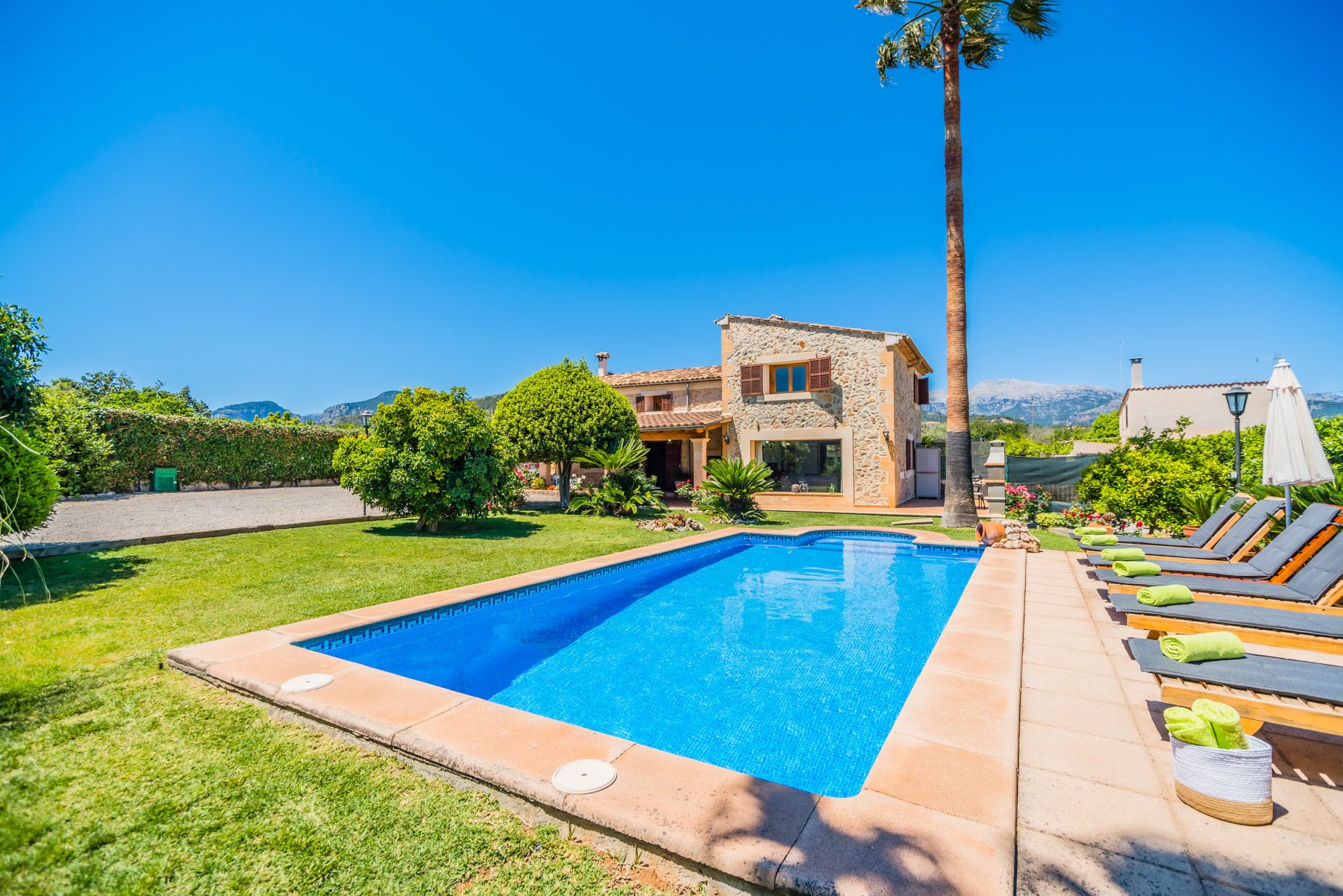 Villa Almendro Lloseta Mallorca: 3-Bedroom Villa with Spa & Fireplace in Rural Mallorca, Spai