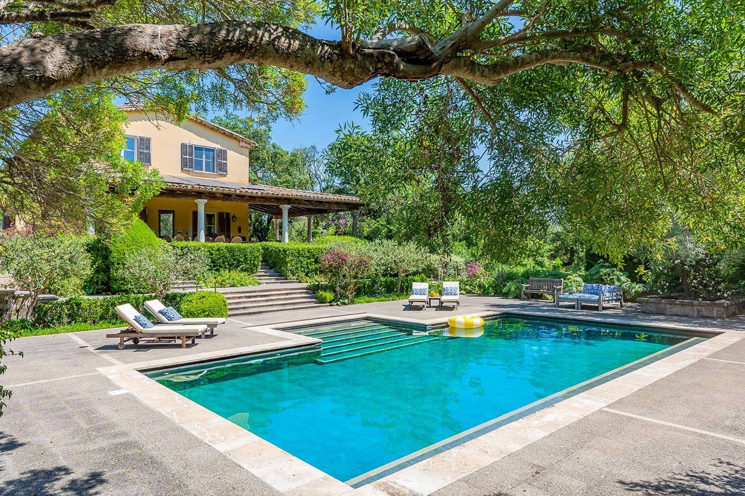 Villa Almendro Ternelles Pollensa: 5-Bedroom Country Estate with Tennis Court and Spa in Pollen