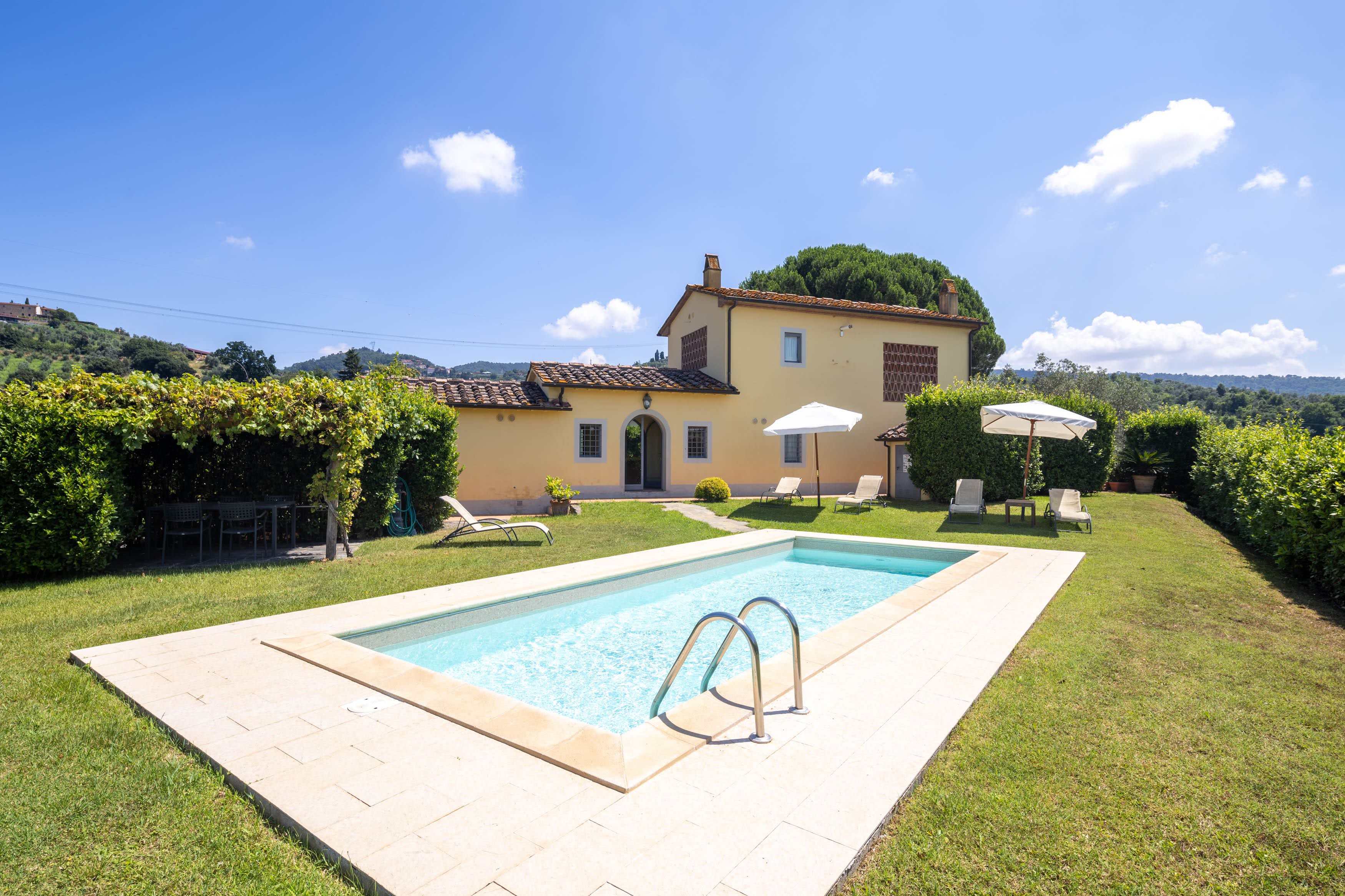 Villa Amaranto Barchessa Lamporecchio: Luxury 7-Bedroom Villa with Private Pools and Spa, Tuscany