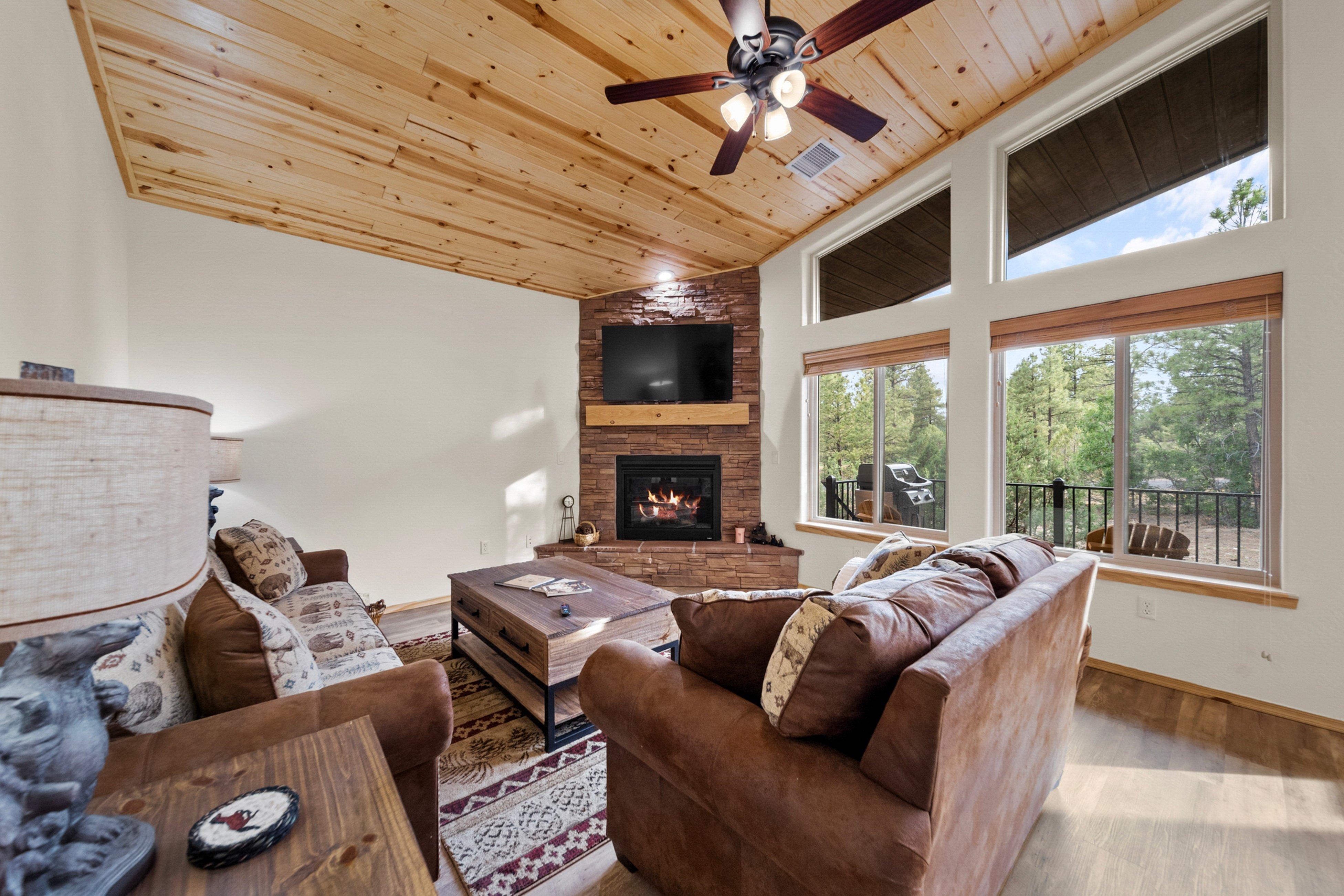 Villa Amaranto Bell Rock Sedona: Luxury 3-Bedroom Villa with Fireplace and Spa, Sedona