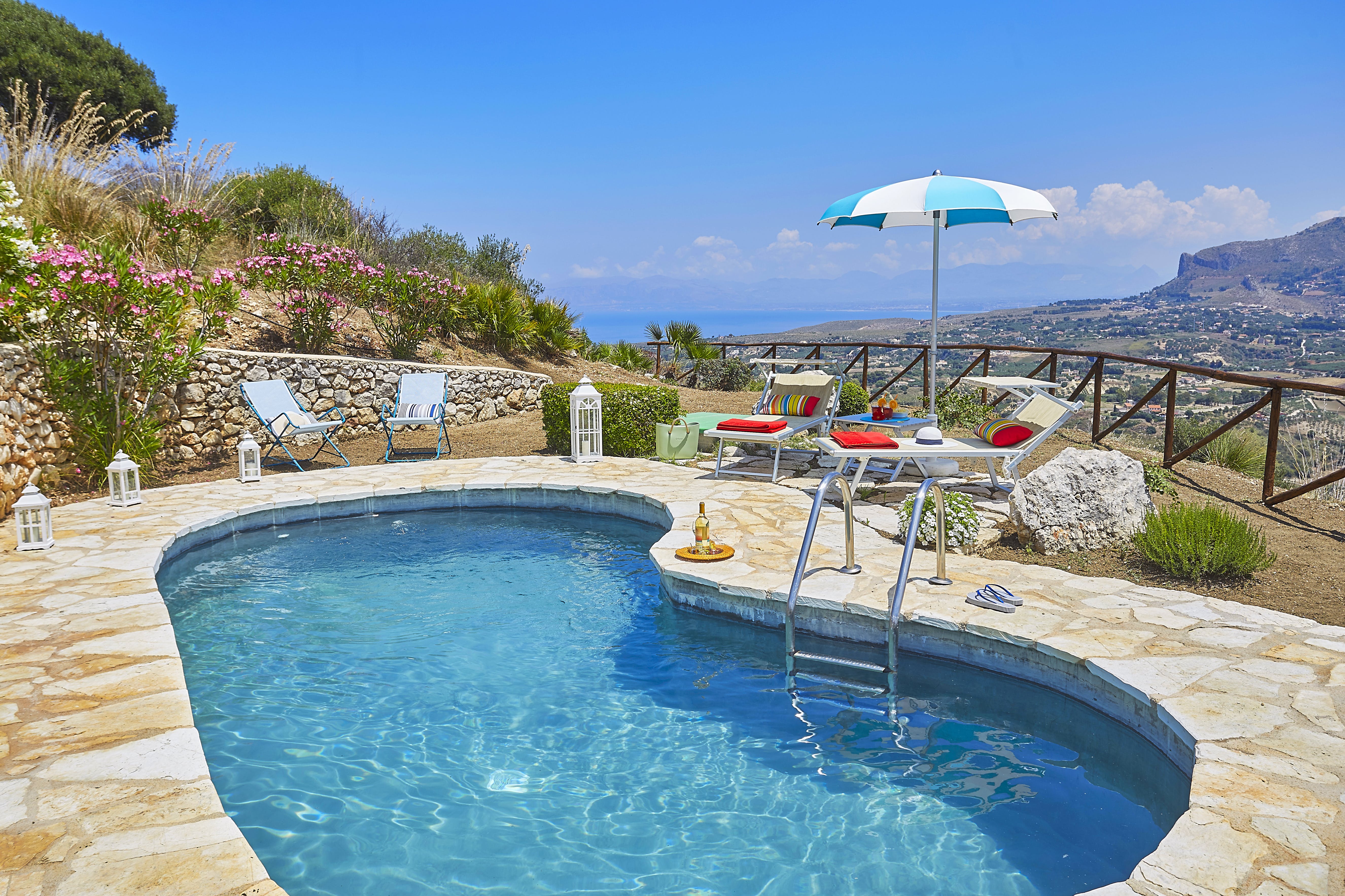 Villa Amaranto Cala Marina Trapani: Luxury 2-Bedroom Apartment with Sea Views and Pool, Trapani