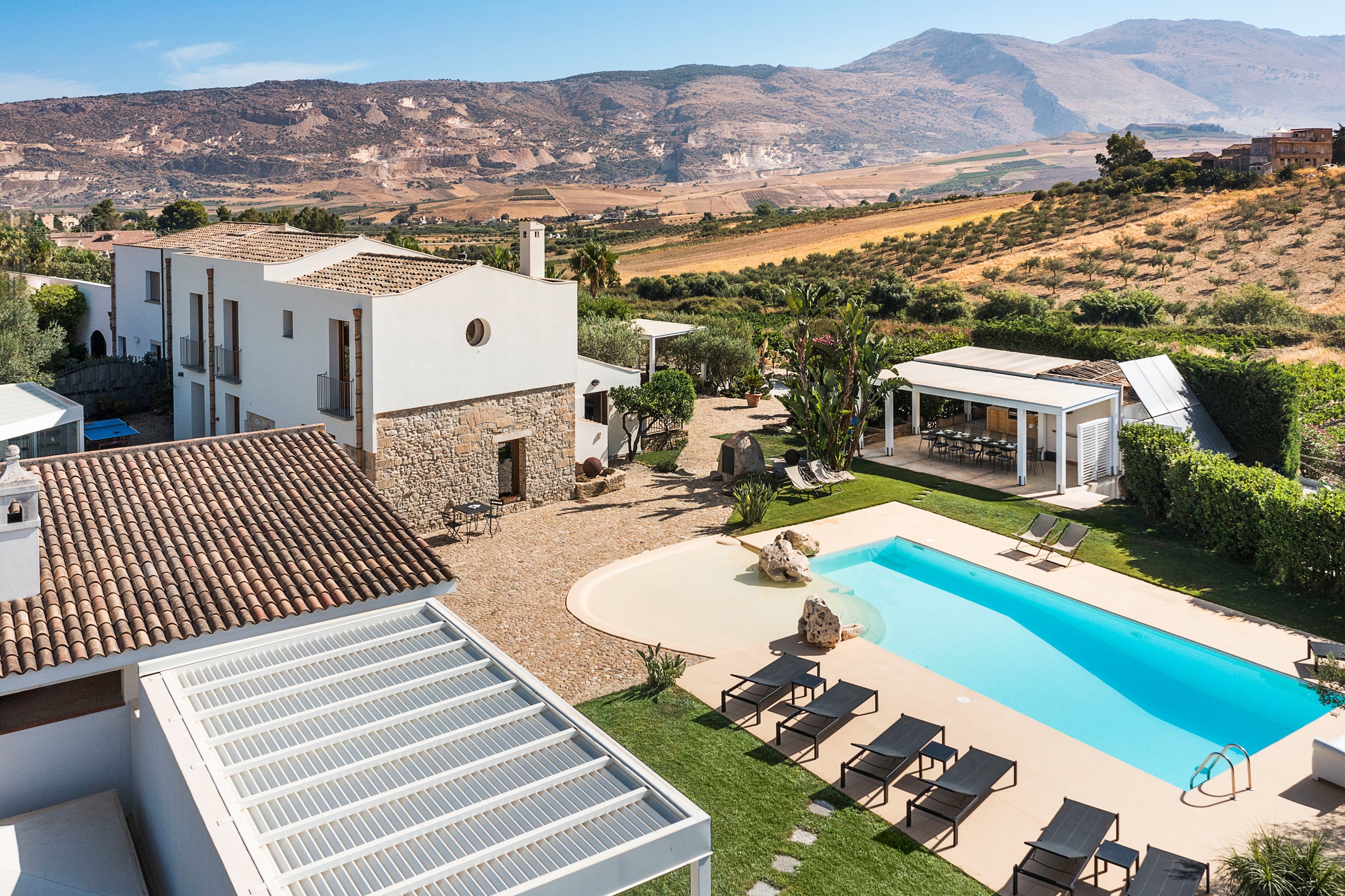 Villa Amaranto Erice Trapani: Luxury 8-Bedroom Villa with Pool, Hot Tub and Sea Views in Trapani