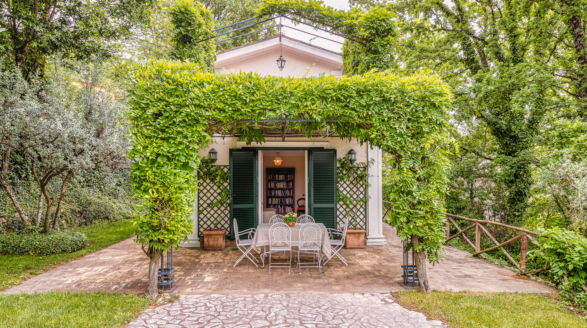 Villa Amaranto Fidene Roma: Luxury 4-Bedroom Villa with Private Pool and Spa, Rome