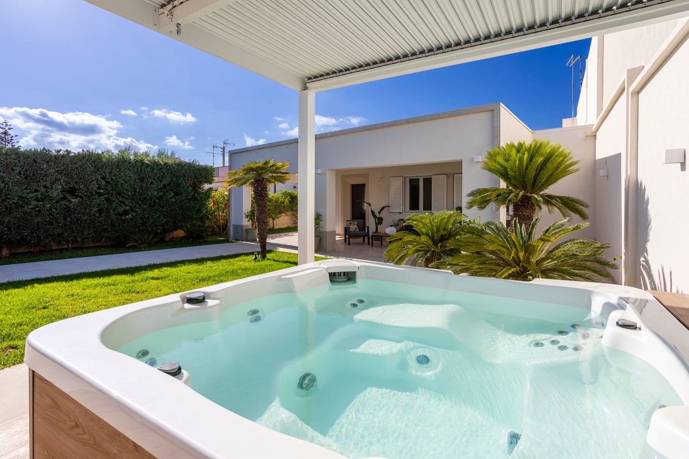 Villa Amaranto Grotta Vendicari: Luxury 3-Bedroom Villa with Hot Tub and Seaview, Val di Noto Sicily
