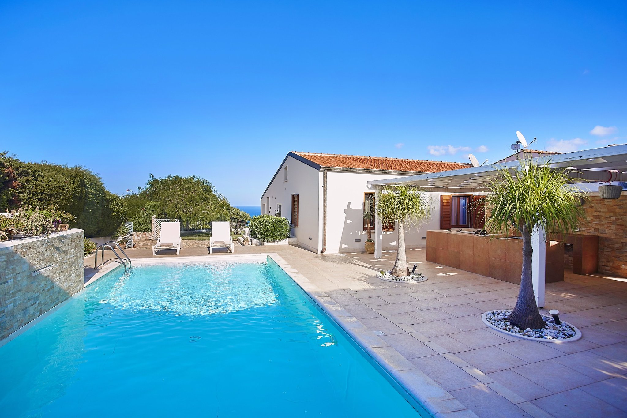 Villa Amaranto Guidaloca Trapani: Luxury 3-Bedroom Villa with Private Pool and Spa, Trapani