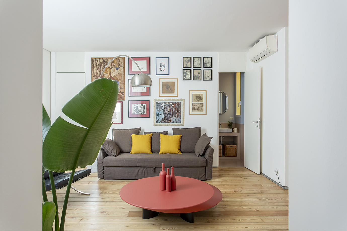 Villa Amaranto Indro Milano: Luxury 2-Bedroom Apartment with Air-Con and Family-Friendly Features in Porta Venezia, Milan