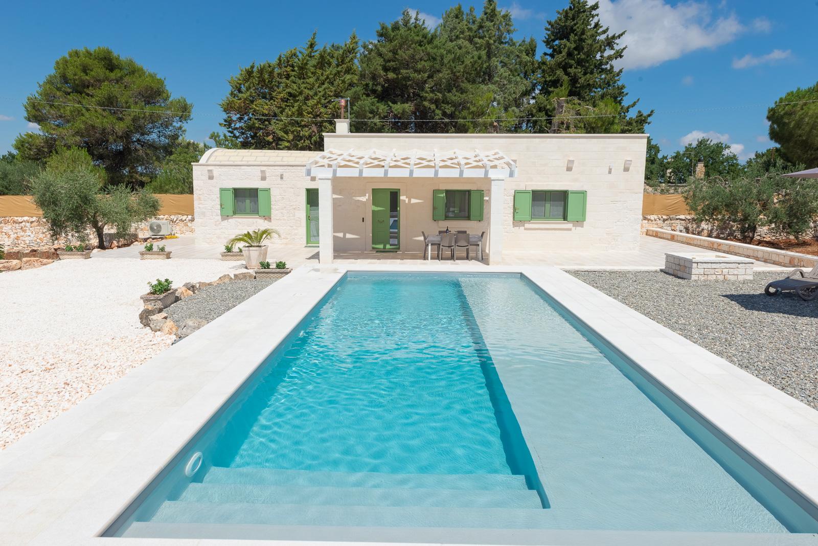 Villa Amaranto Lamione Ostuni: Luxury 2-Bedroom Apartment with Pool and Spa near Ostuni