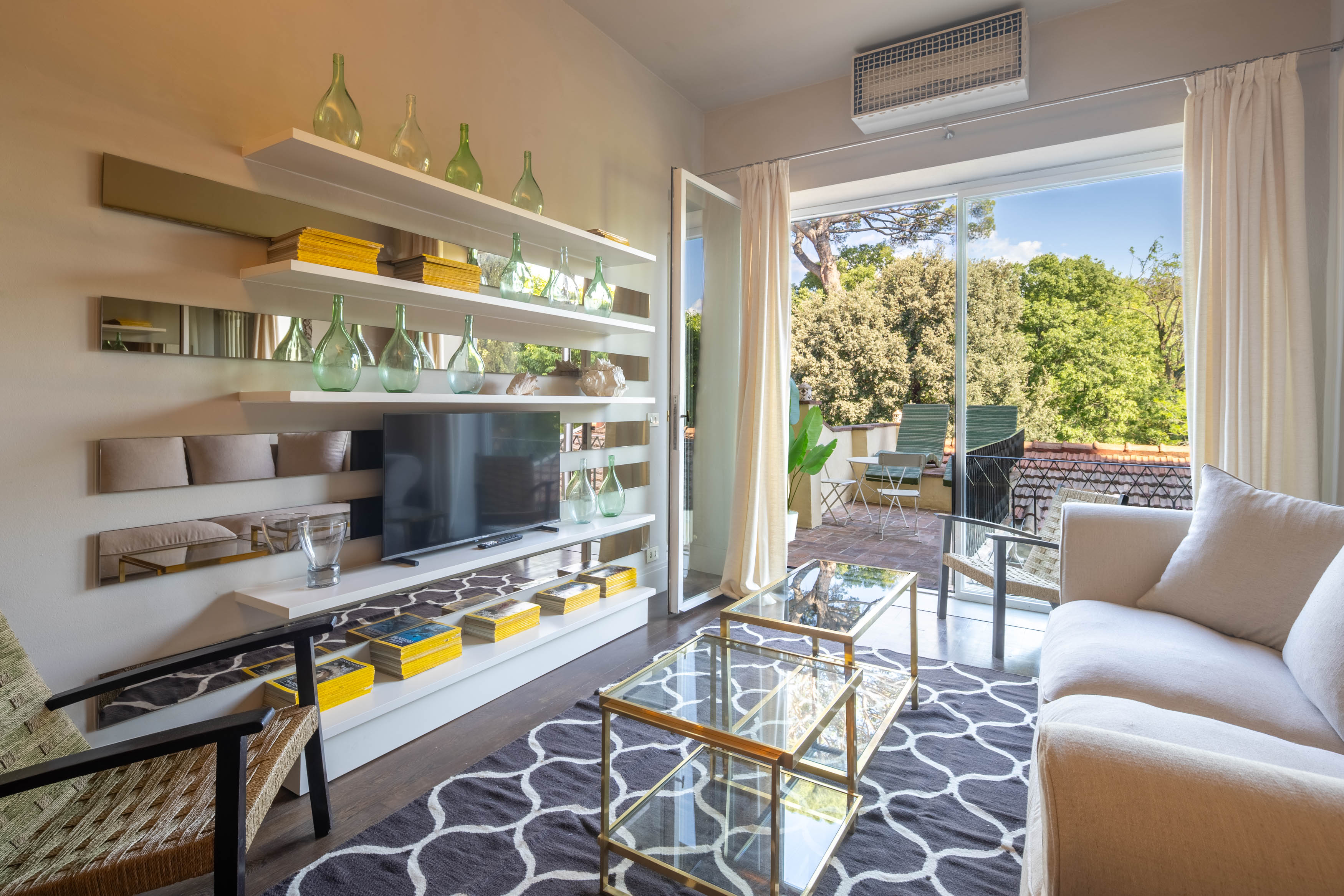Villa Amaranto Loggia Accademia Firenze: Luxury 2-Bedroom Apartment with Spa and Air-Con, Accademia Florence