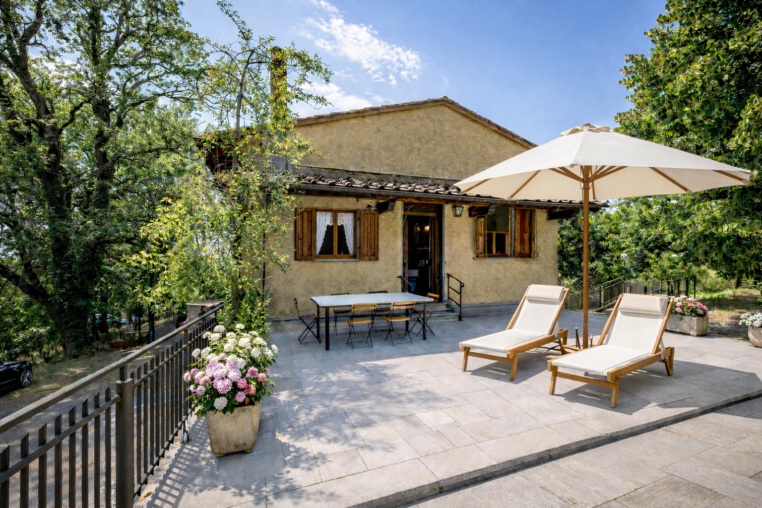 Villa Amaranto Poggio Barberino: Luxury 3-Bedroom Villa with Private Garden and Parking, Tuscany