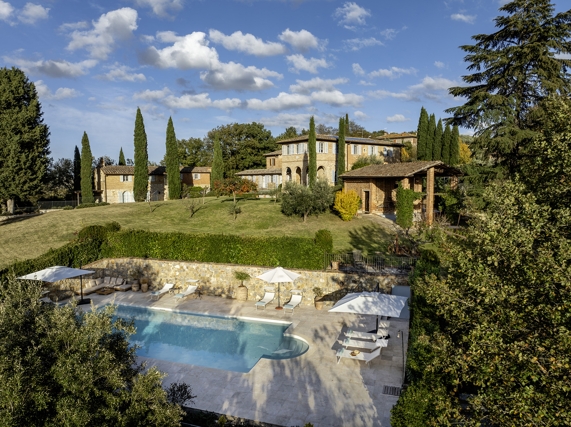 Villa Amaranto Poggio Montalcino: Luxury 8-Bedroom Villa with Private Pool and Air-Con, Tuscany