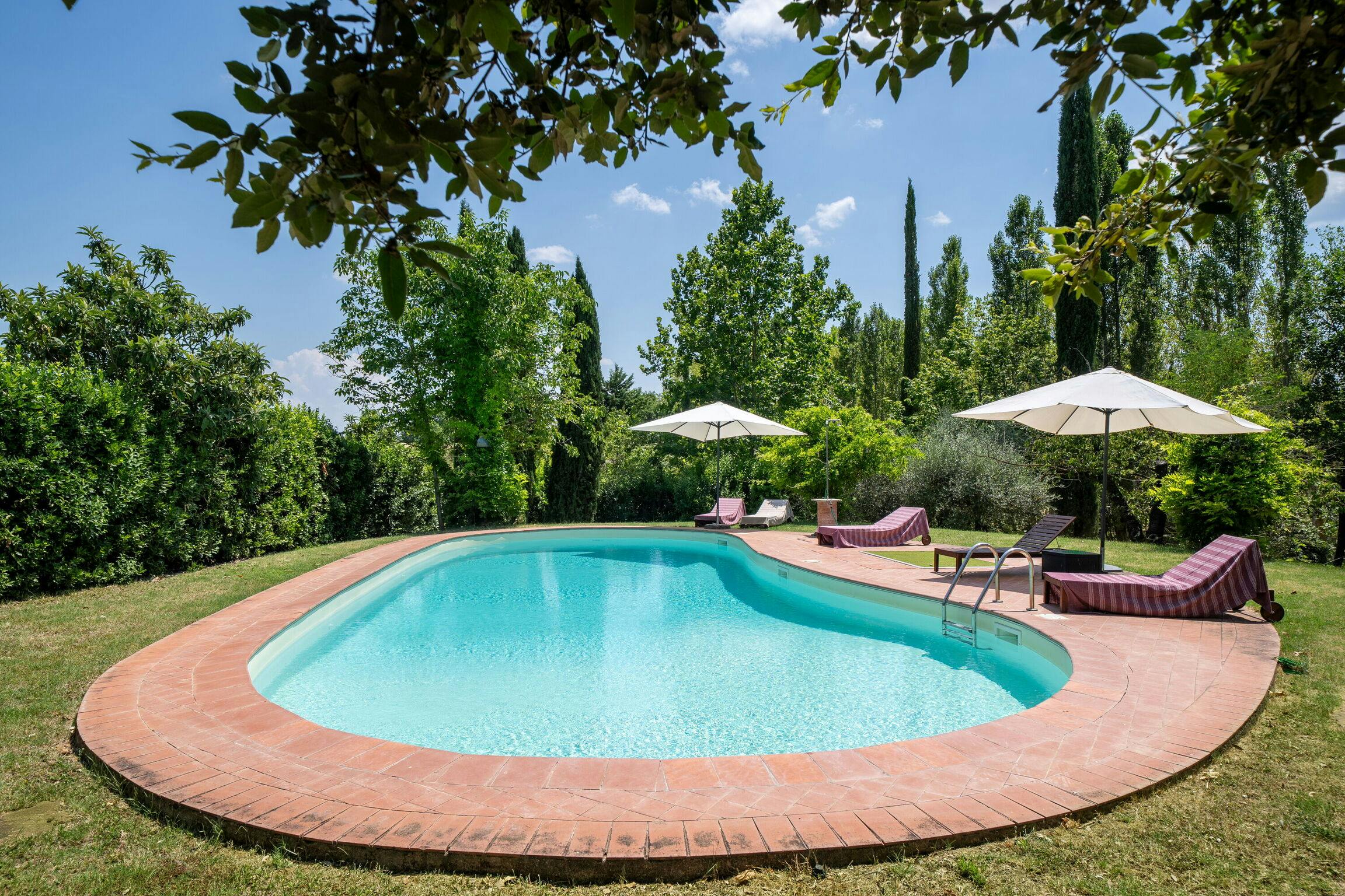 Villa Amaranto Poggio Monteriggioni: Luxury 4-Bedroom Villa with Private Pool and Billiards, Tuscany