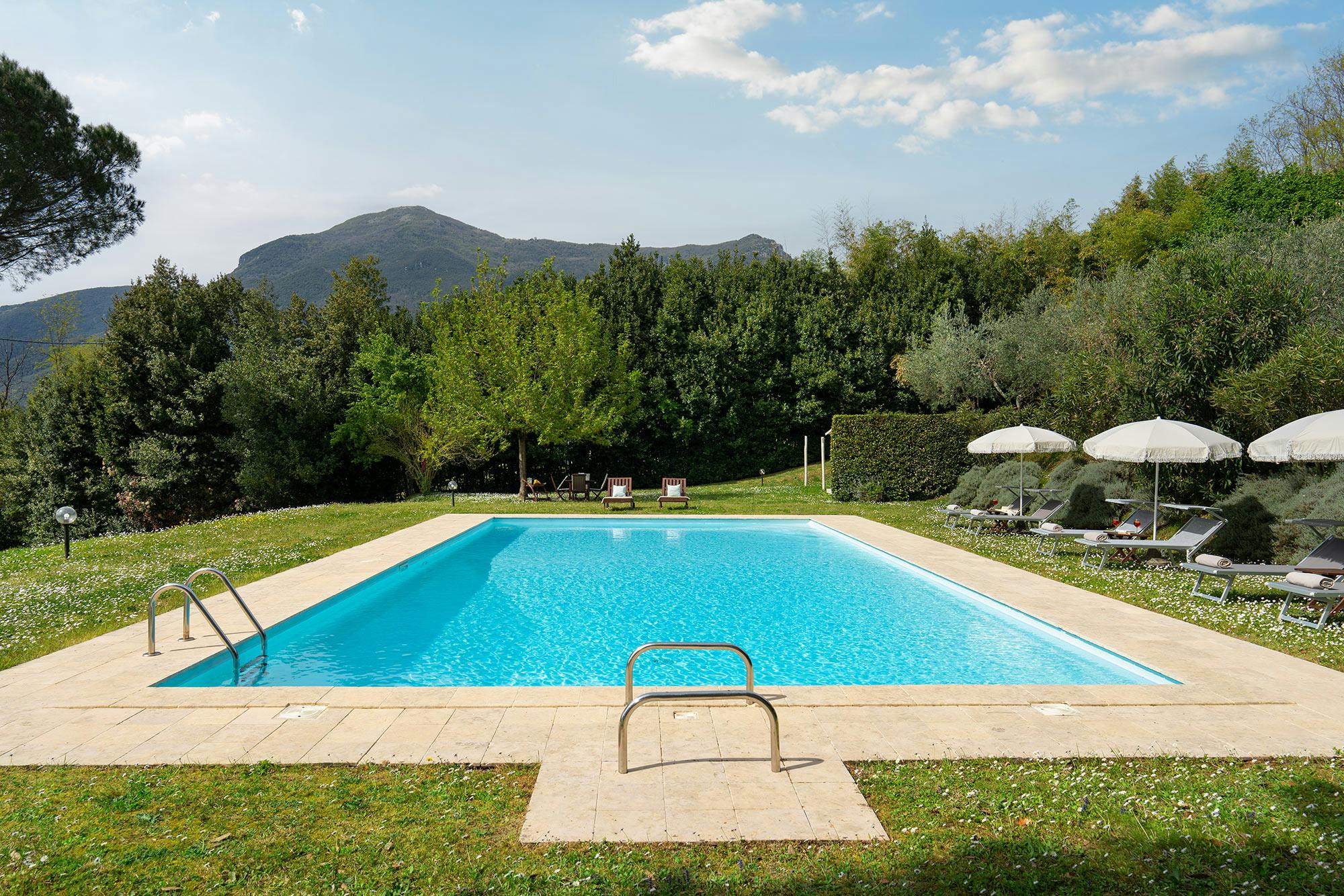 Villa Amaranto Renella Viareggio: Luxury 5-Bedroom Villa with Private Pool and Air Conditioning, Viareggio Tuscany