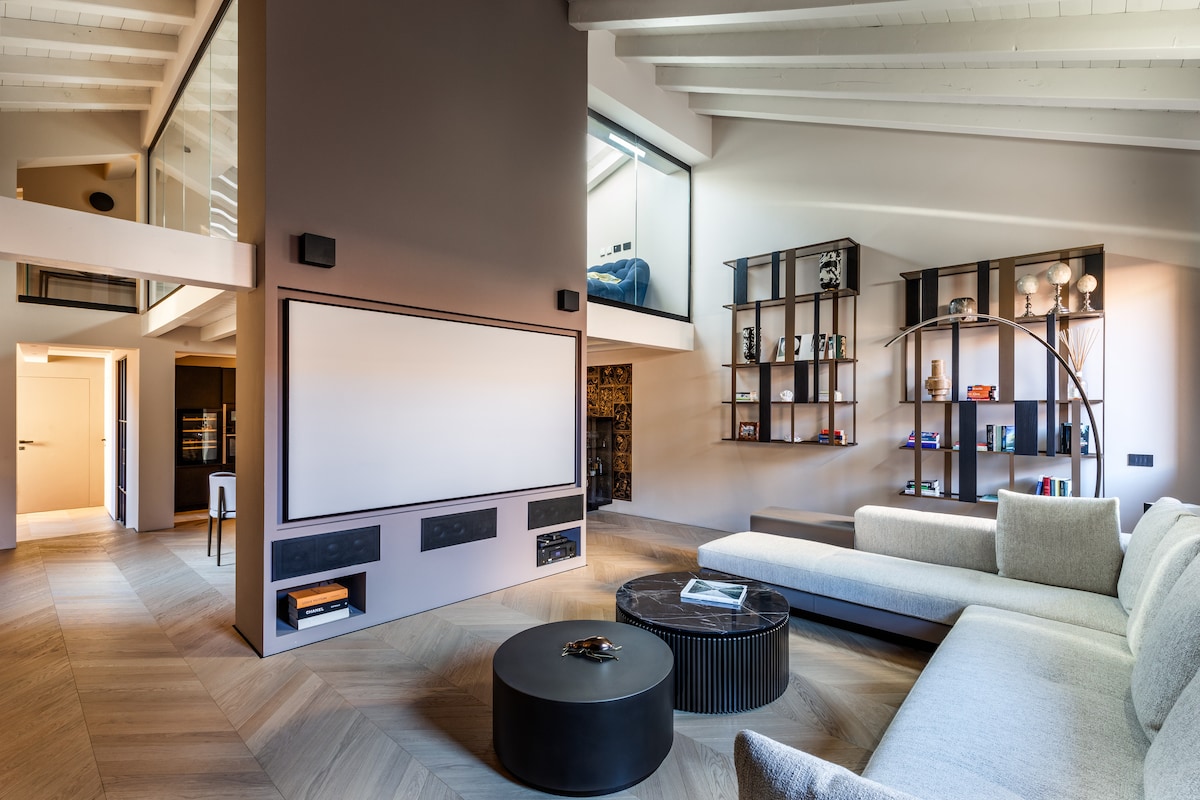 Villa Amaranto San Luca Bologna: Elegant 3-Bedroom Penthouse with Private Terrace and Spa, Bologna