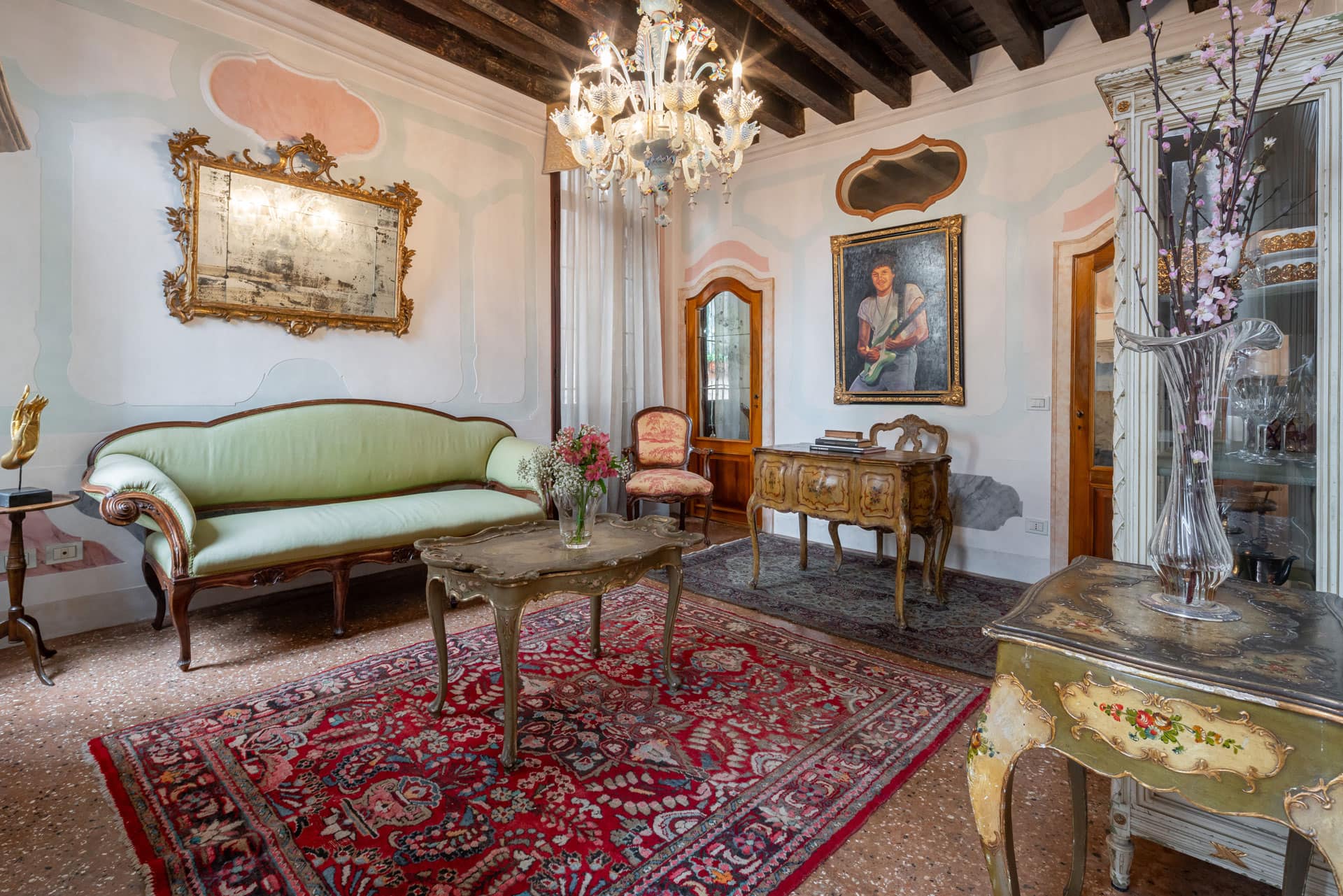 Villa Amaranto Sant’Angelo Venezia: Luxury 2-Bedroom Apartment with Private Parking in San Marco, Venice