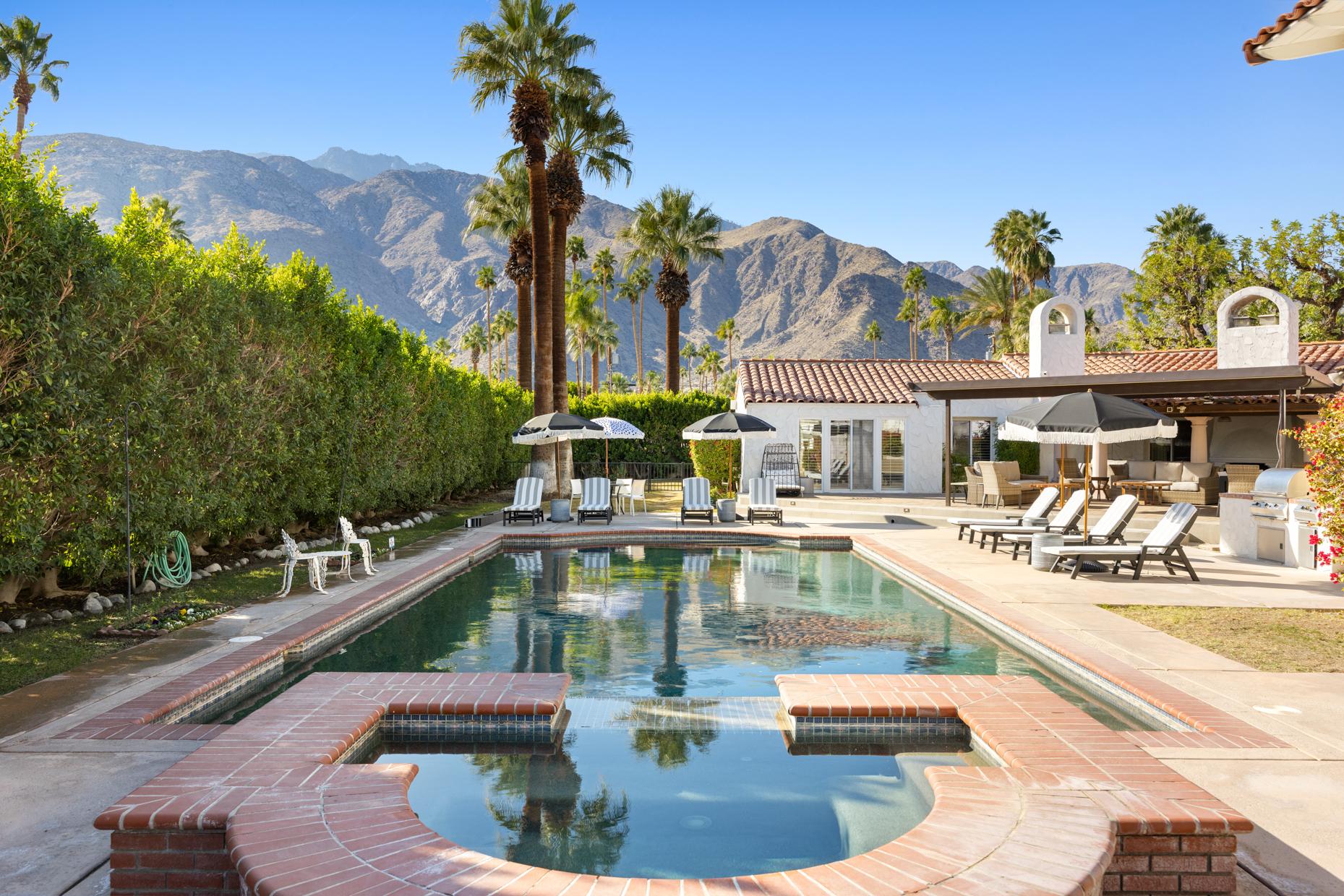 Villa Amaranto Tahquitz Palm Springs: Luxury 7-Bedroom Villa with Pool and Tennis Court, Palm Springs