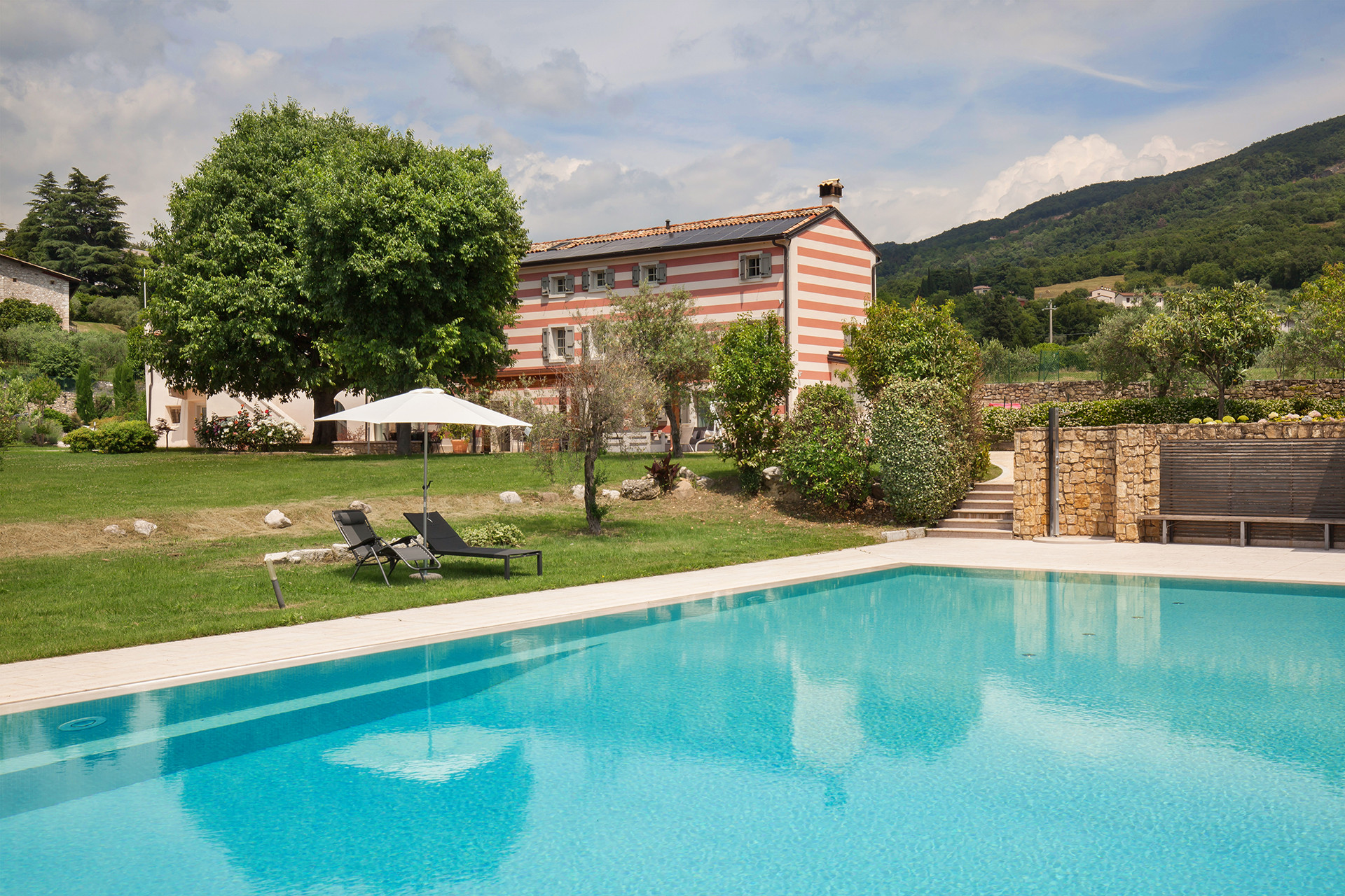 Villa Amaranto Valdonega Verona: Luxury 7-Bedroom Villa with Private Pool and Spa near Verona