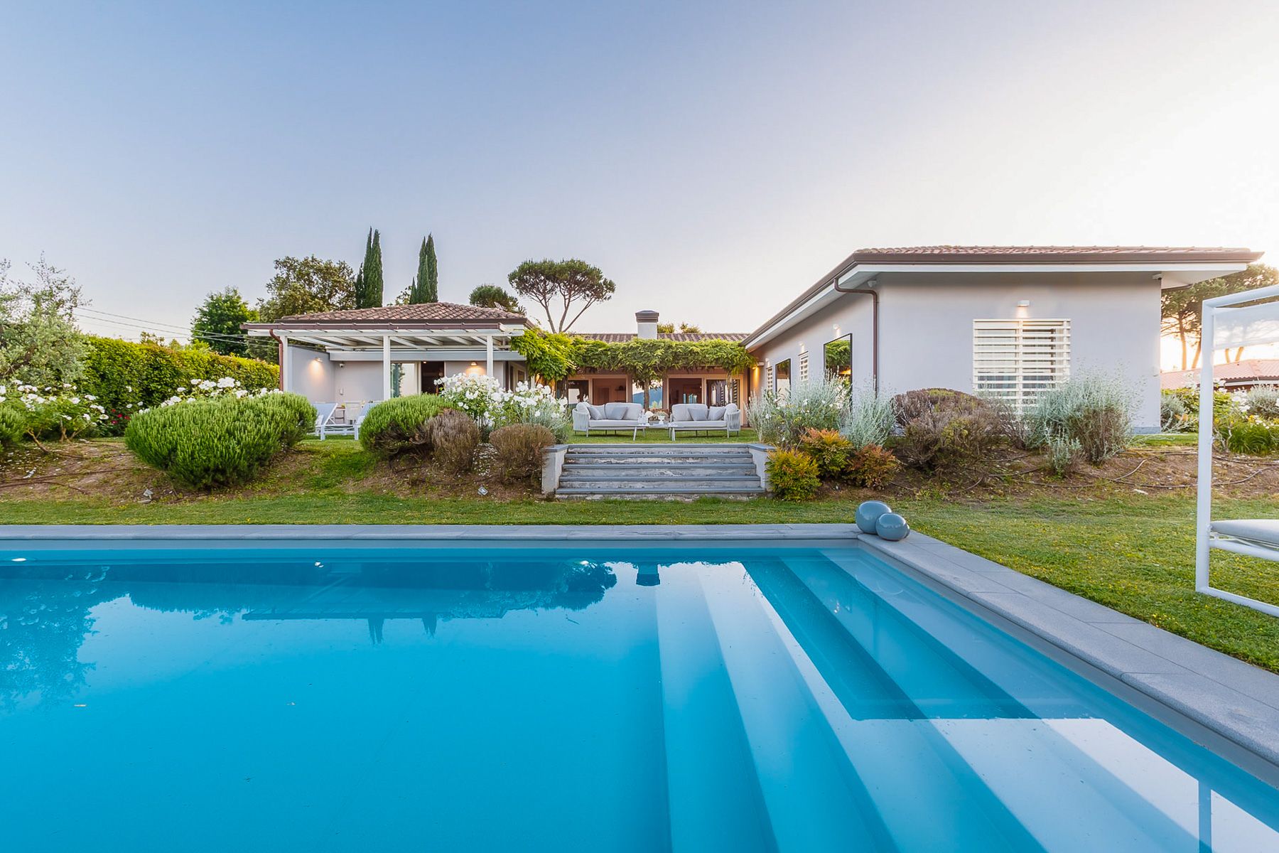 Villa Ambra Anfiteatro Lucca: 5-Bedroom Hilltop Villa with Private Pool and Panoramic View