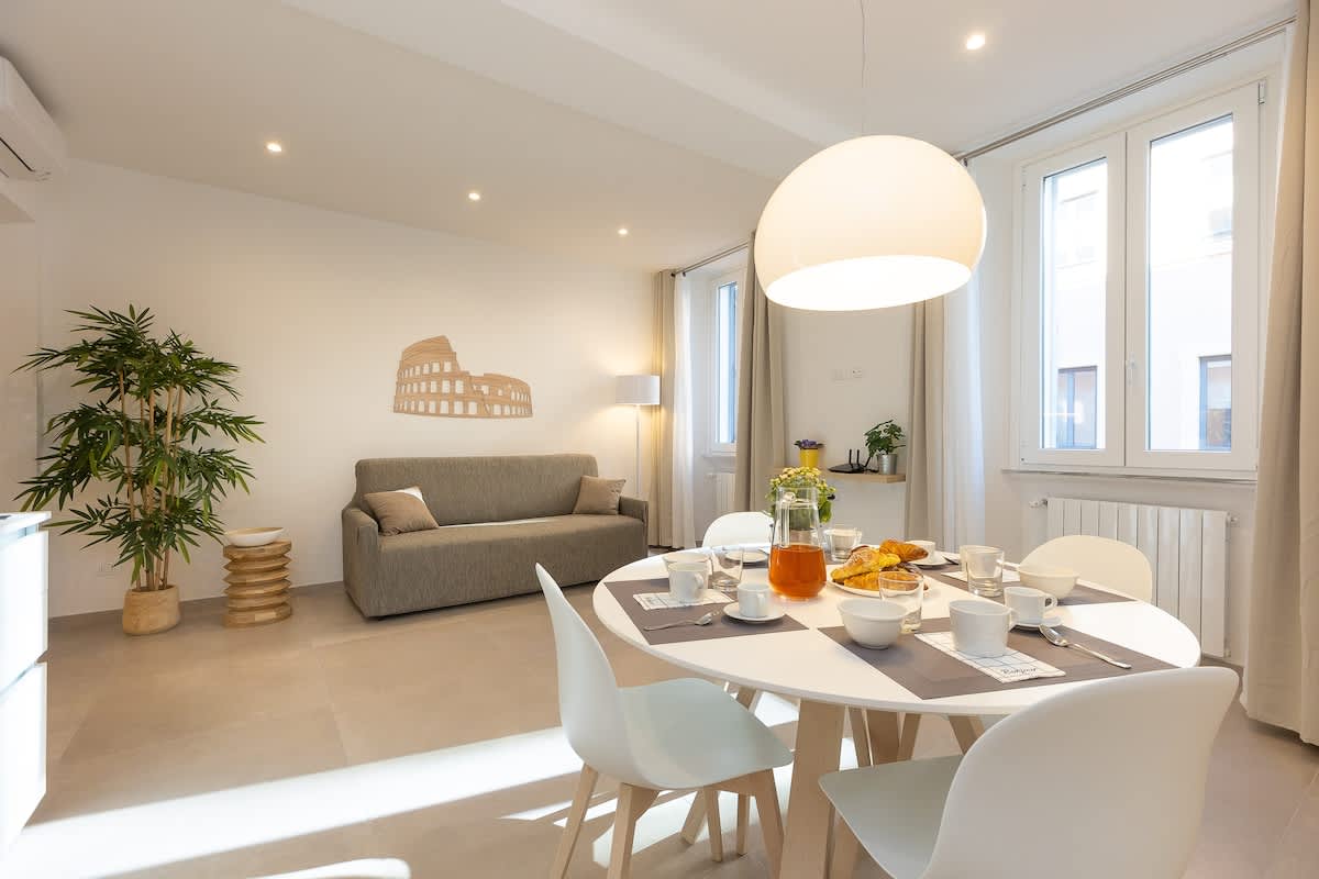 Villa Ambrato Celio Celio: Luxury 1-Bedroom Apartment with Spa and Air-Con near Colosseum, Rome